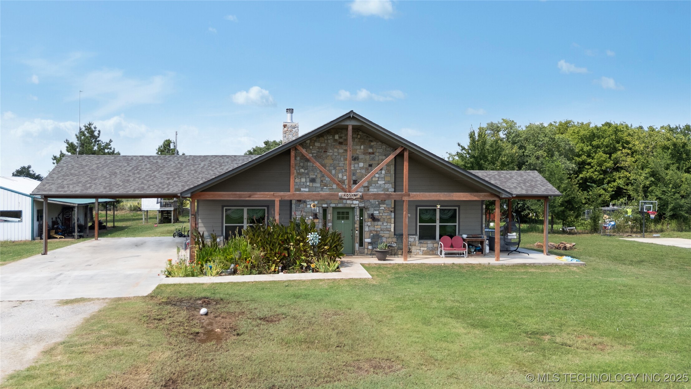 360835 W 1st Street S Property Photo 31