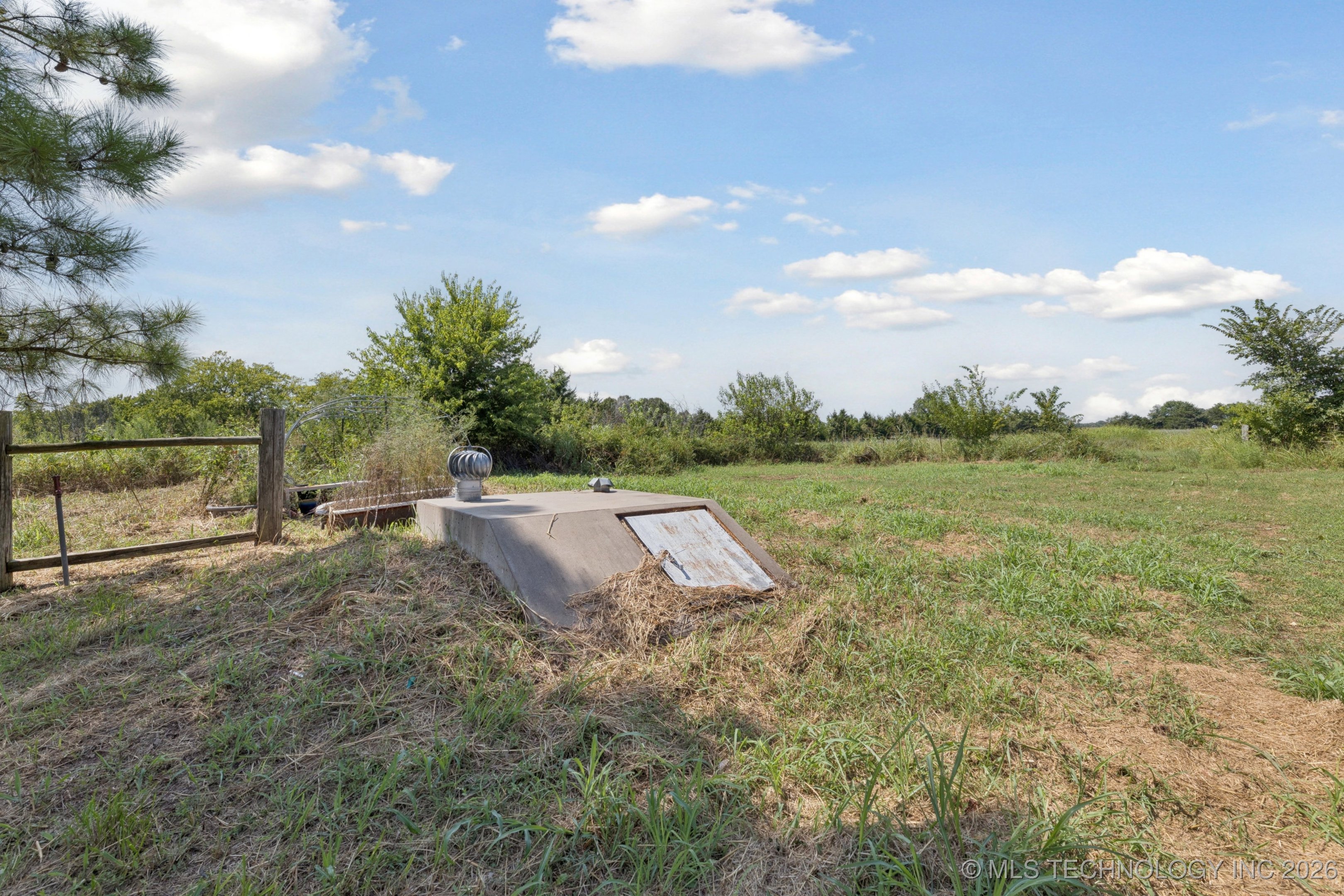 360835 W 1st Street S Property Photo 33