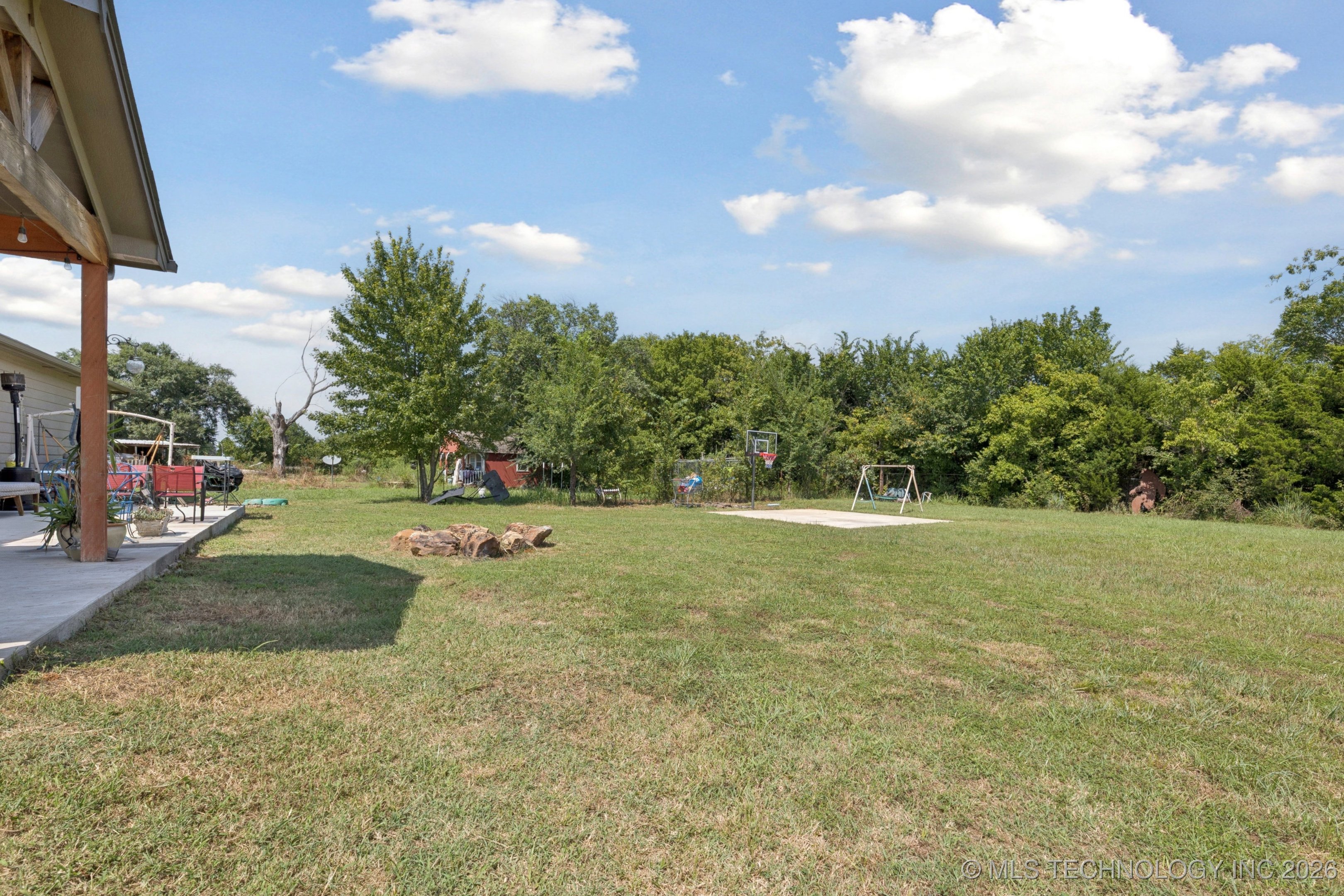 360835 W 1st Street S Property Photo 35