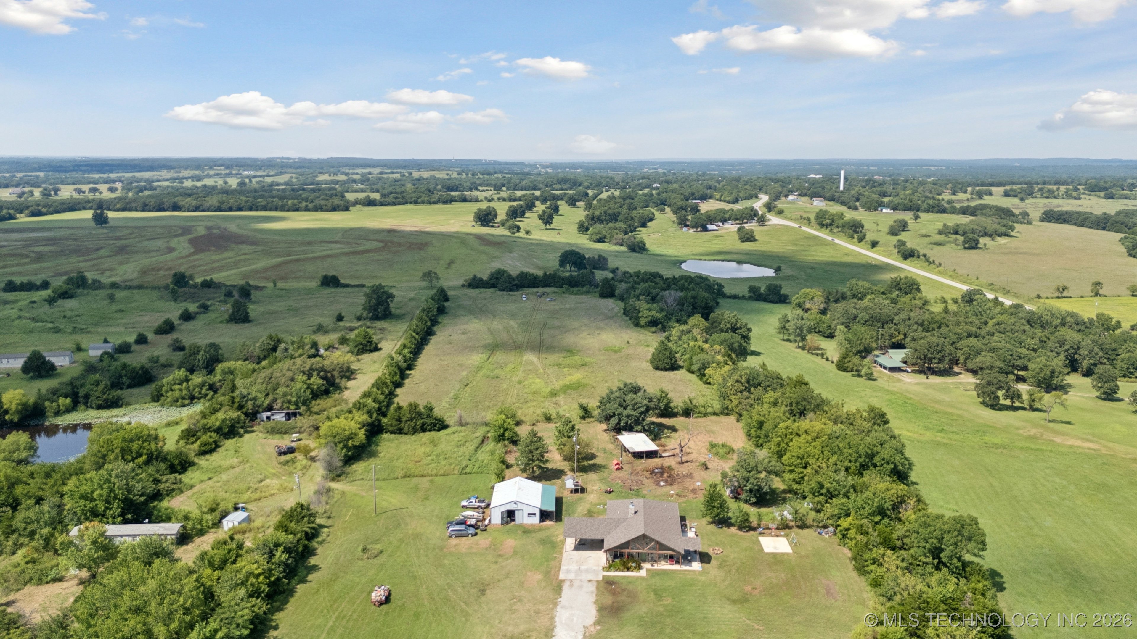 360835 W 1st Street S Property Photo 37