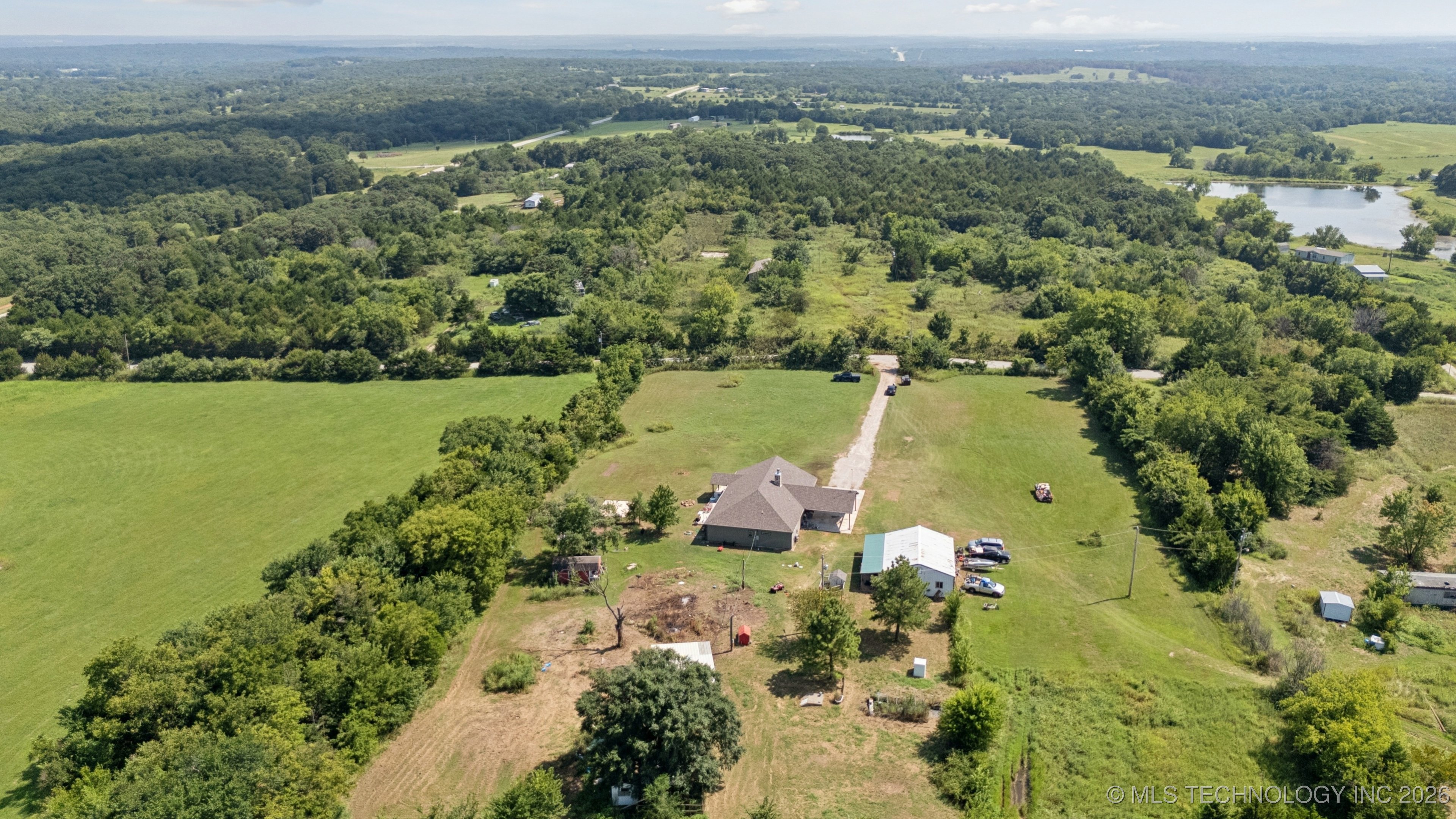 360835 W 1st Street S Property Photo 41