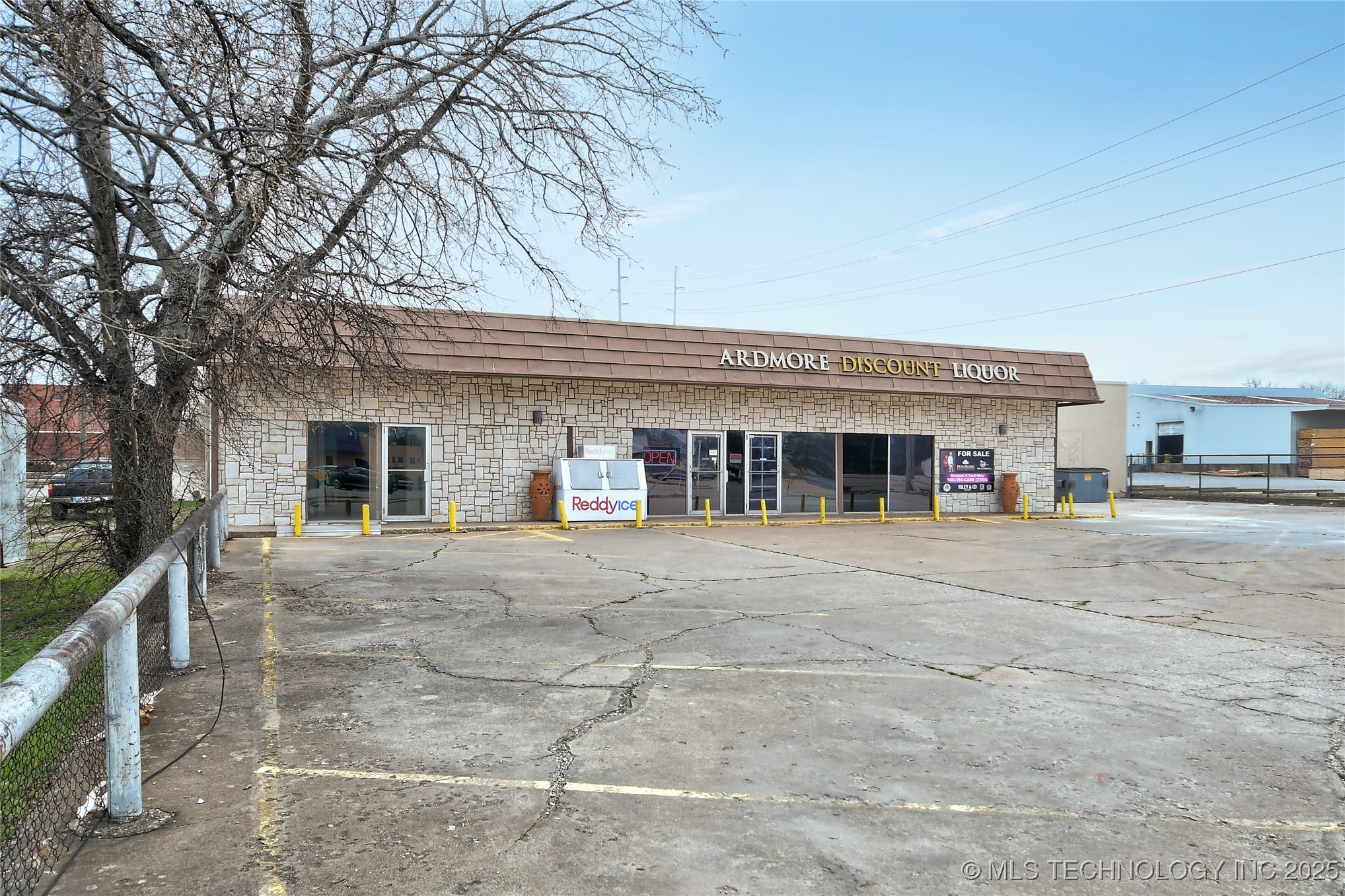 420 S Washington Street Property Photo 5