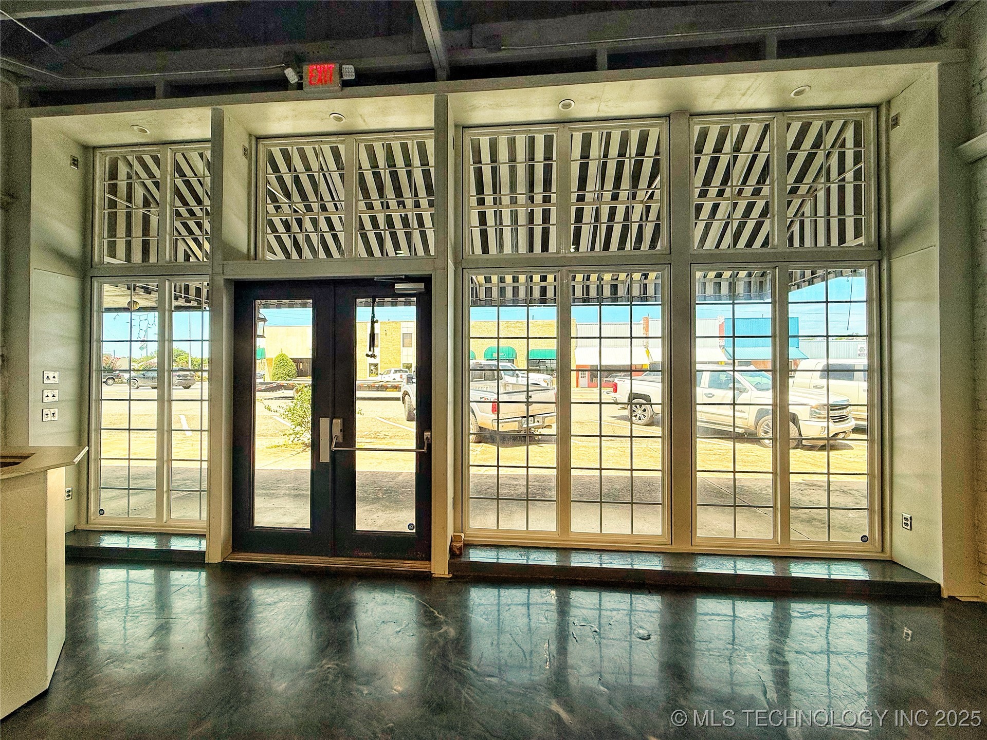 114 N Main Street Property Photo 2