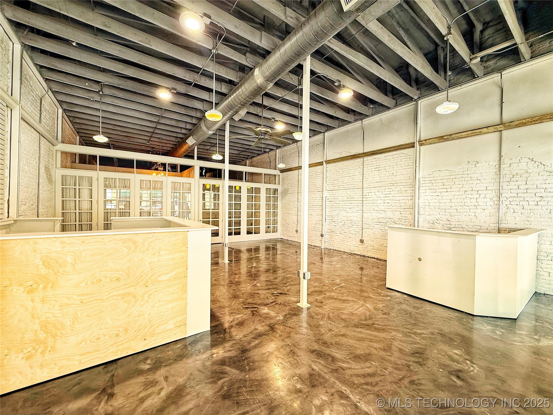 114 N Main Street Property Photo 3