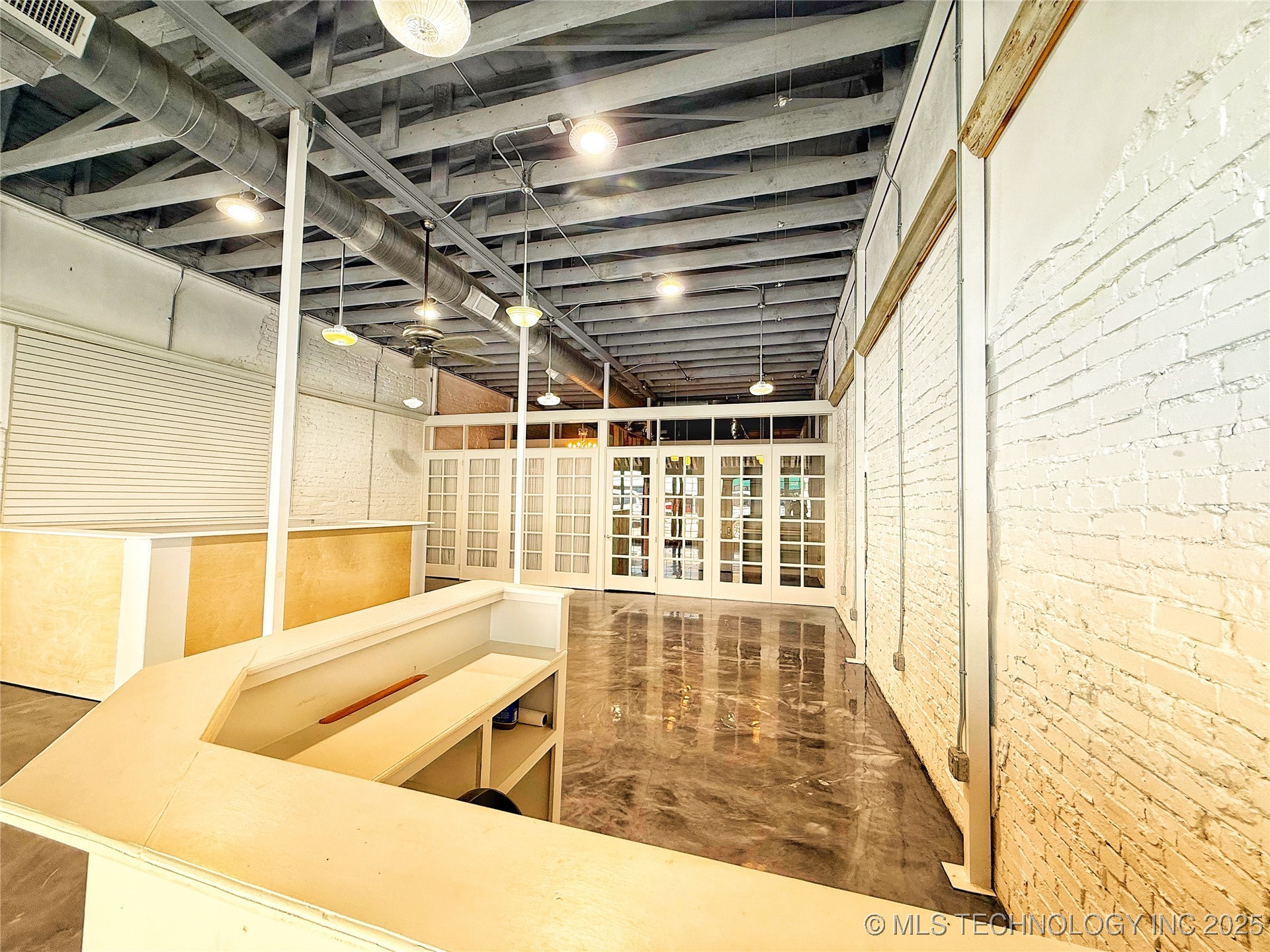 114 N Main Street Property Photo 4