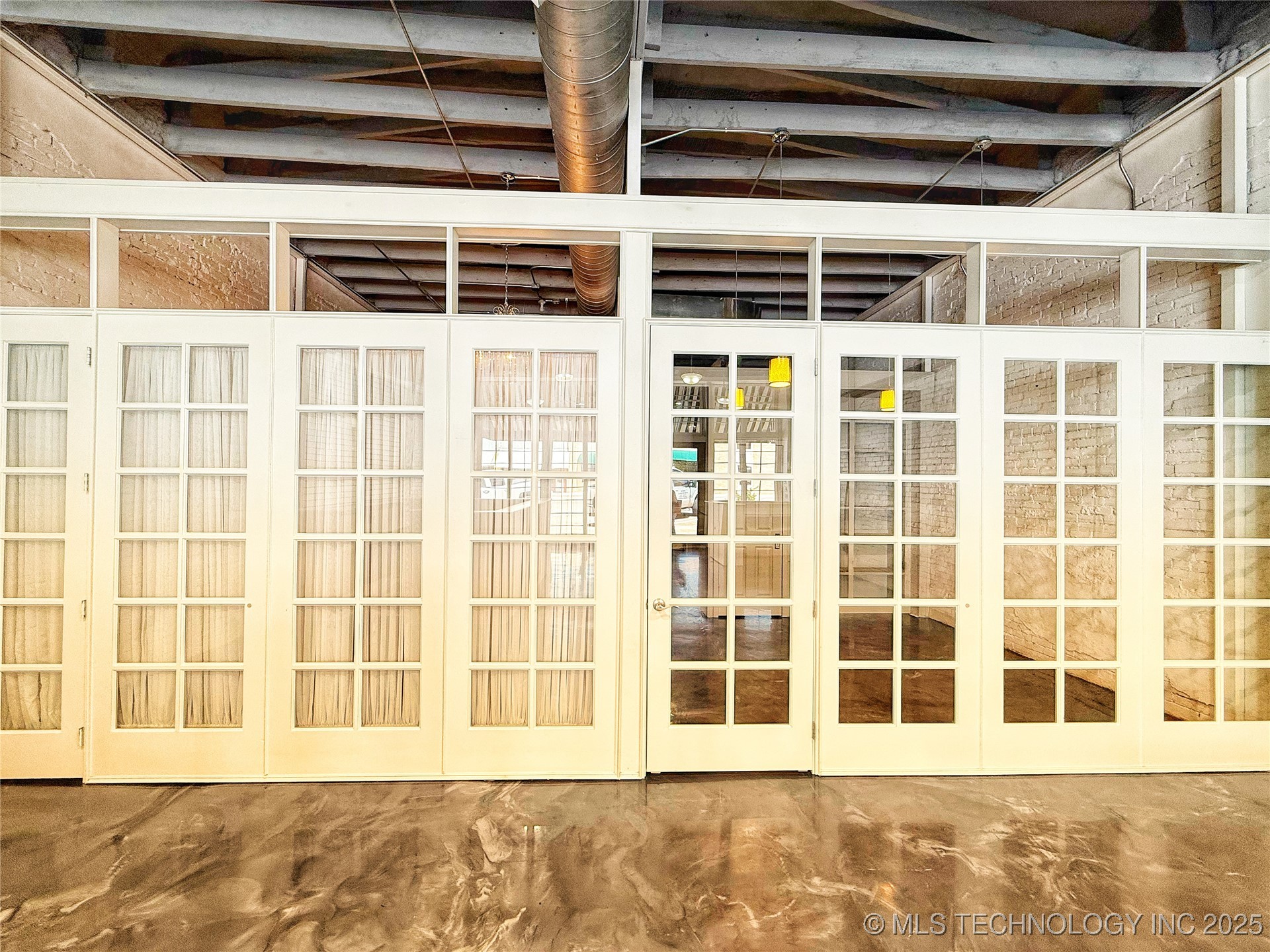 114 N Main Street Property Photo 5