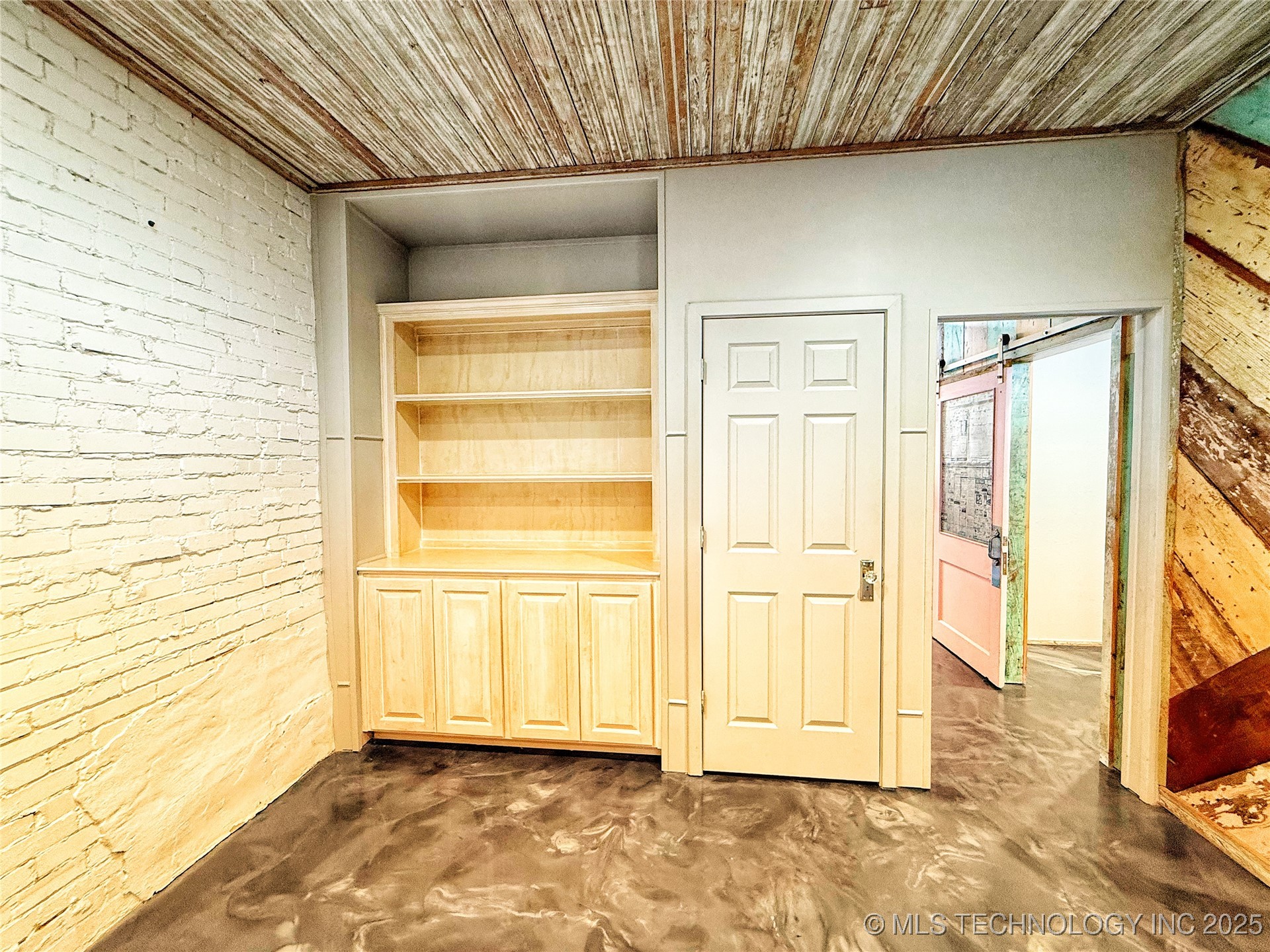 114 N Main Street Property Photo 9