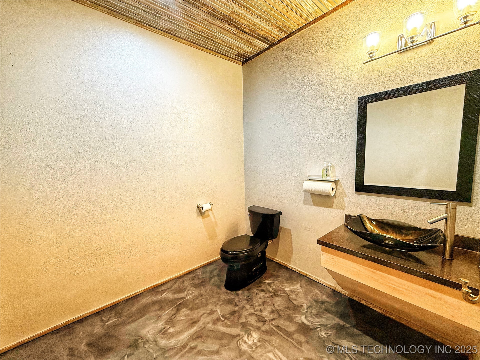 114 N Main Street Property Photo 10