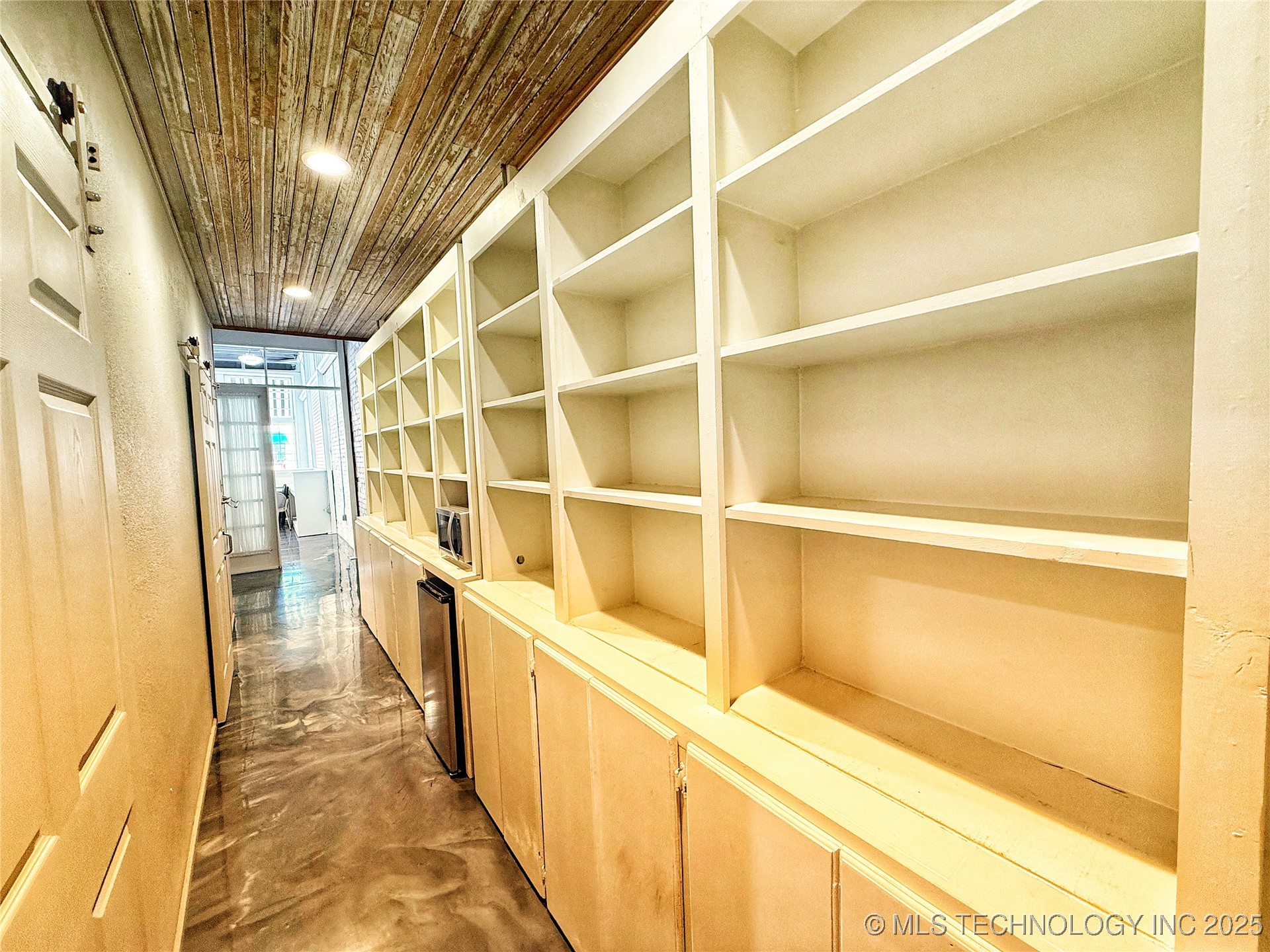 114 N Main Street Property Photo 11