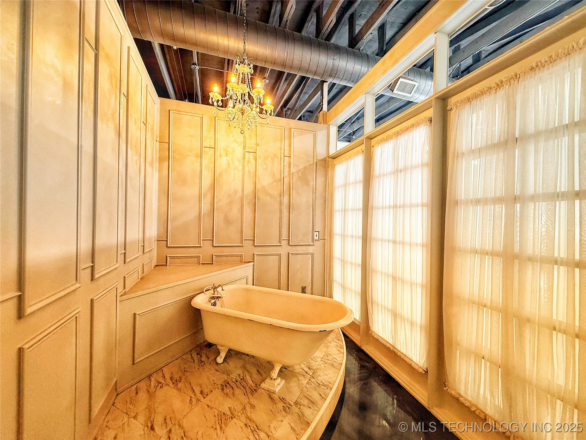 114 N Main Street Property Photo 12