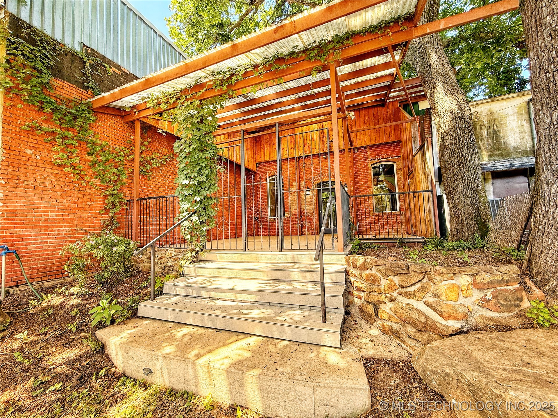 114 N Main Street Property Photo 20