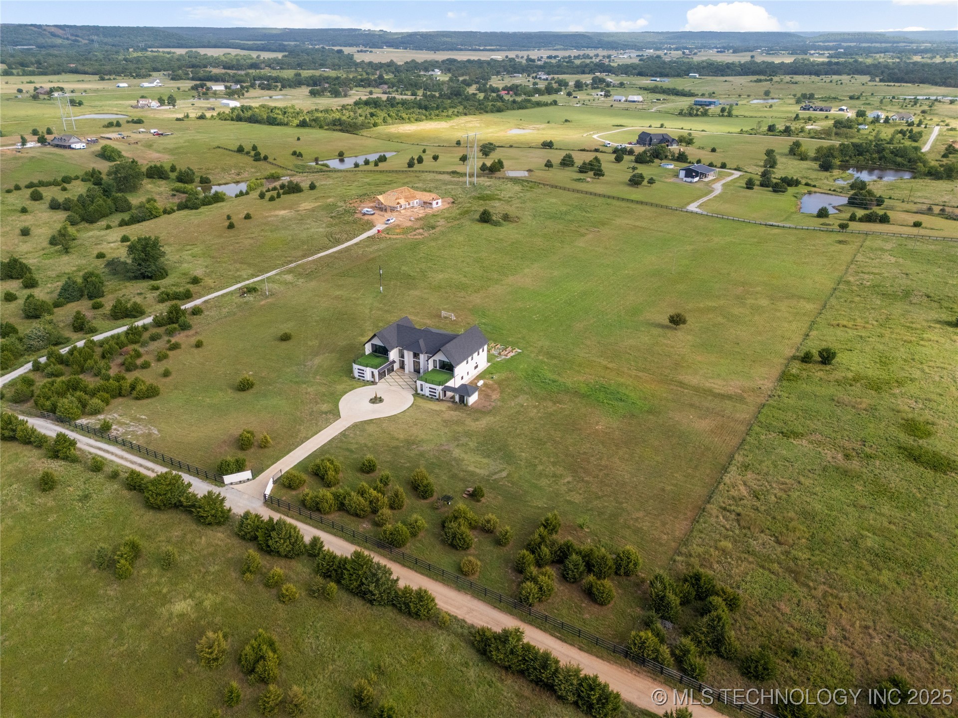 8306 N 52nd West Avenue Property Photo 8