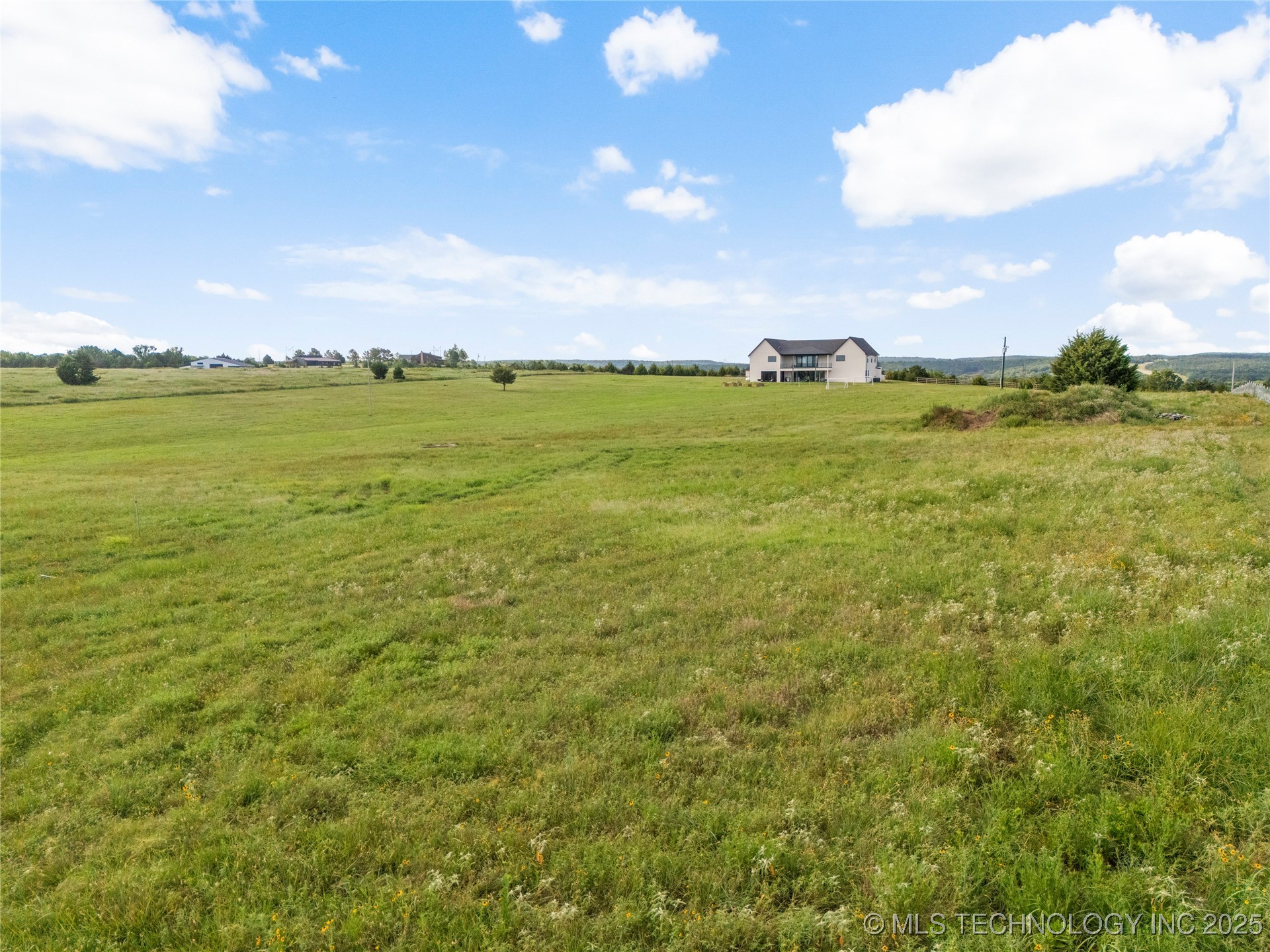 8306 N 52nd West Avenue Property Photo 11