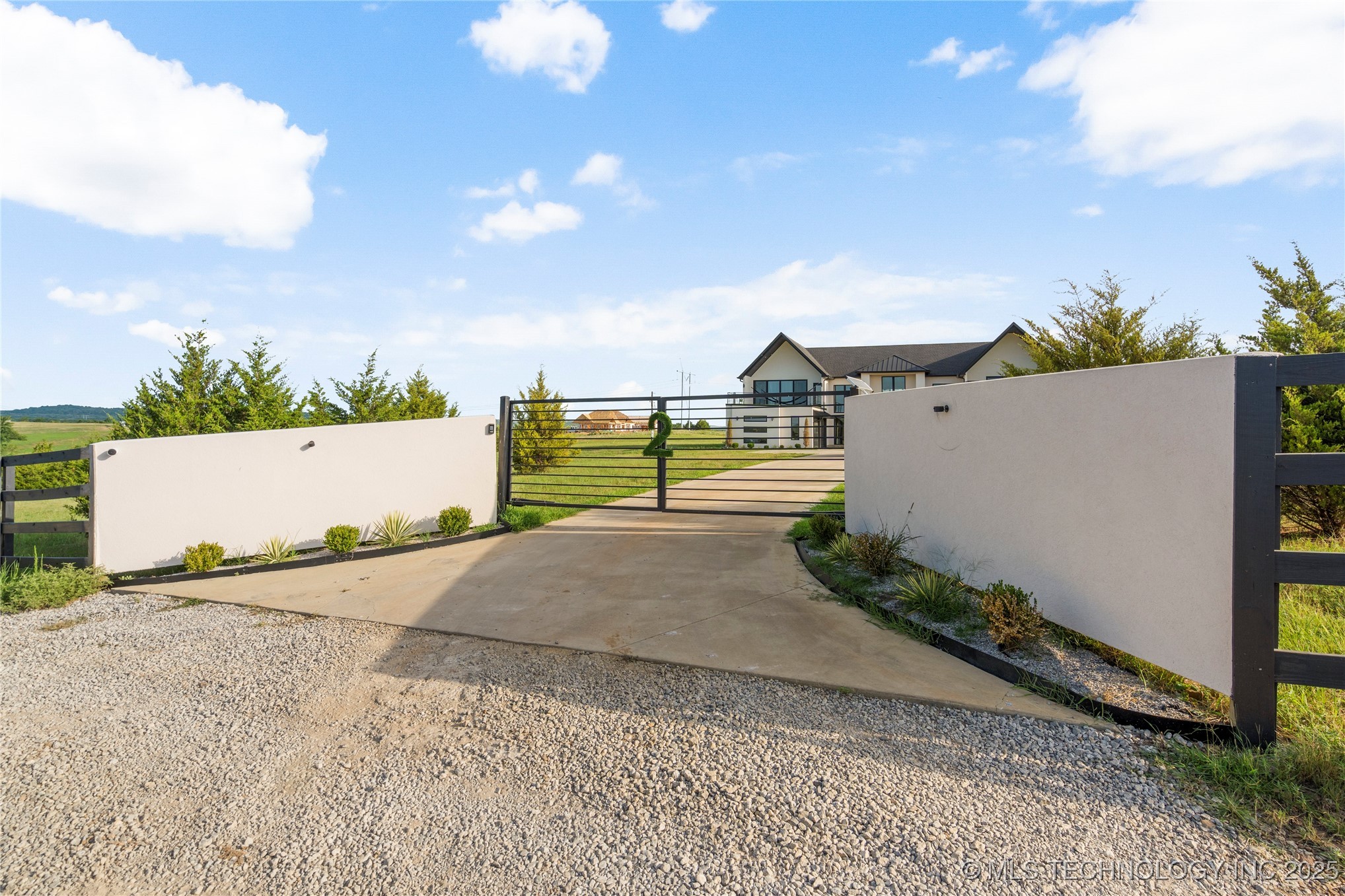 8306 N 52nd West Avenue Property Photo 17