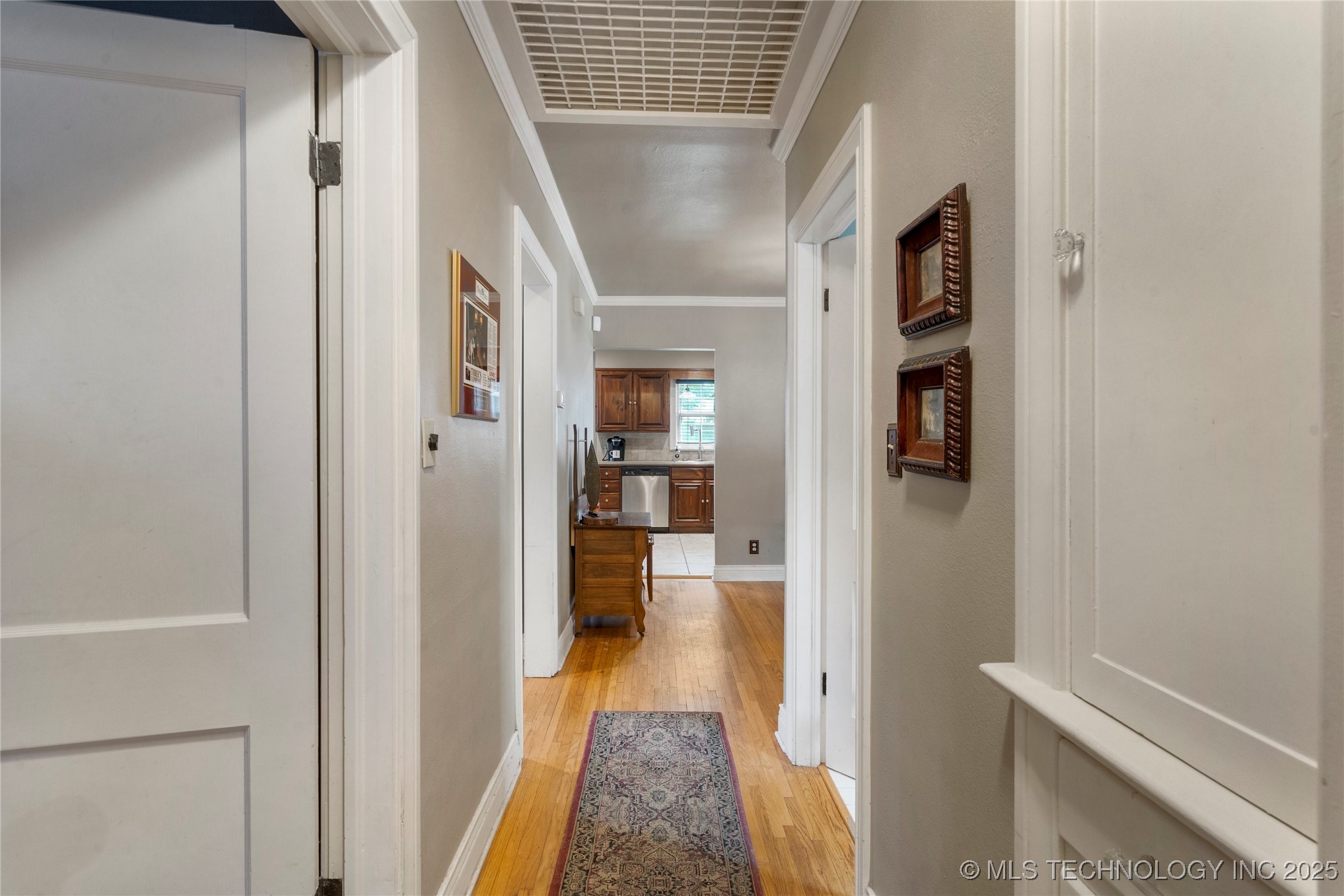 2714 E 16th Place Property Photo 5