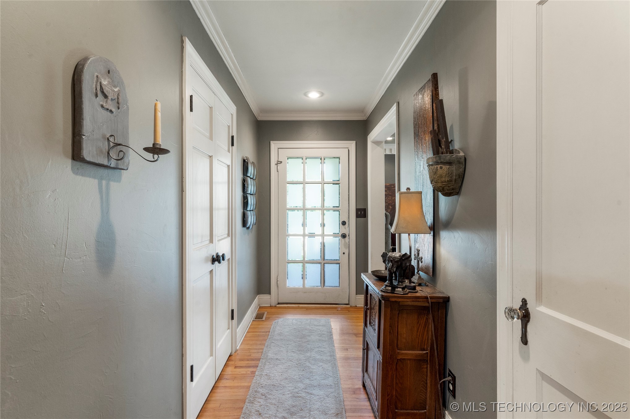 2714 E 16th Place Property Photo 6