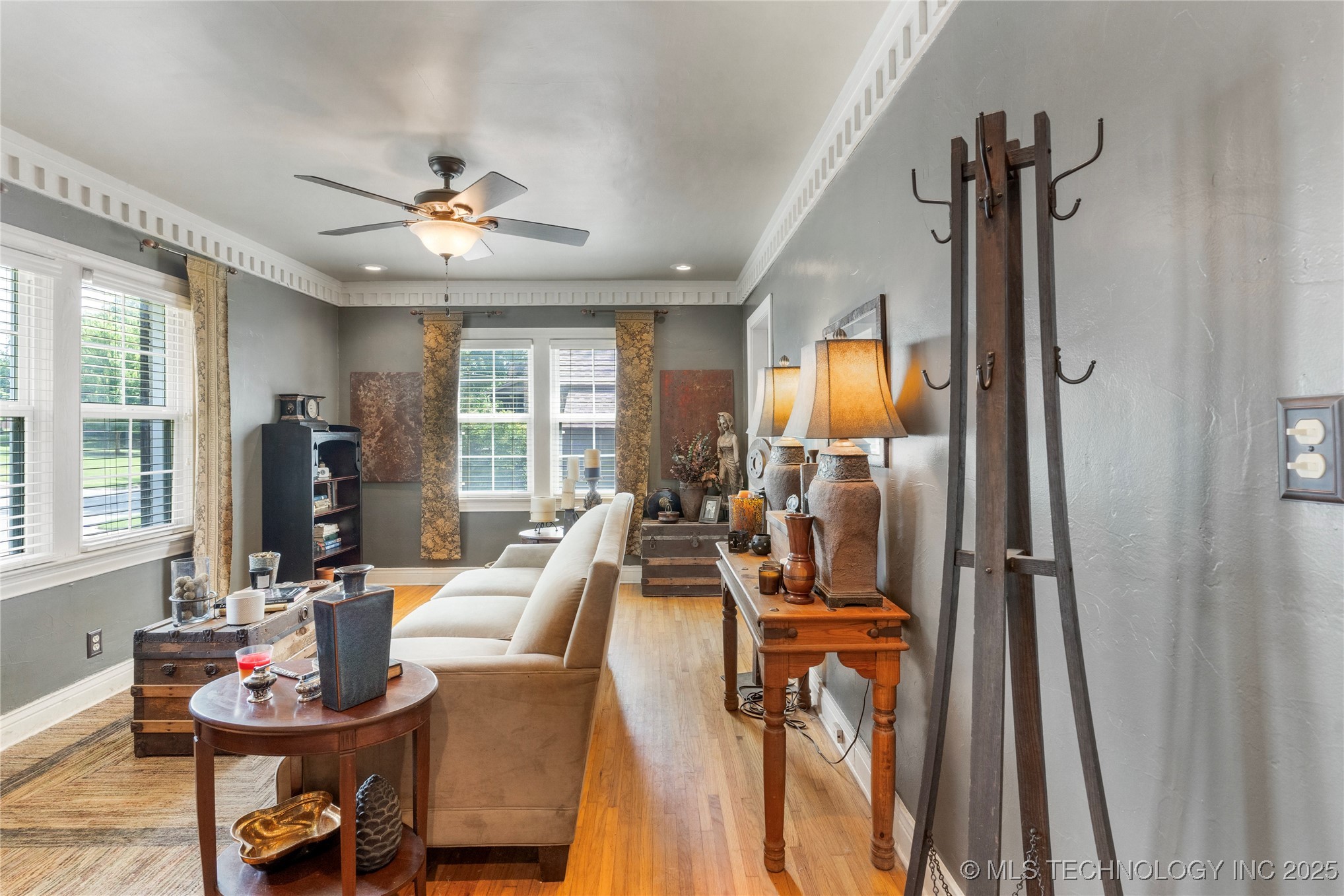 2714 E 16th Place Property Photo 8