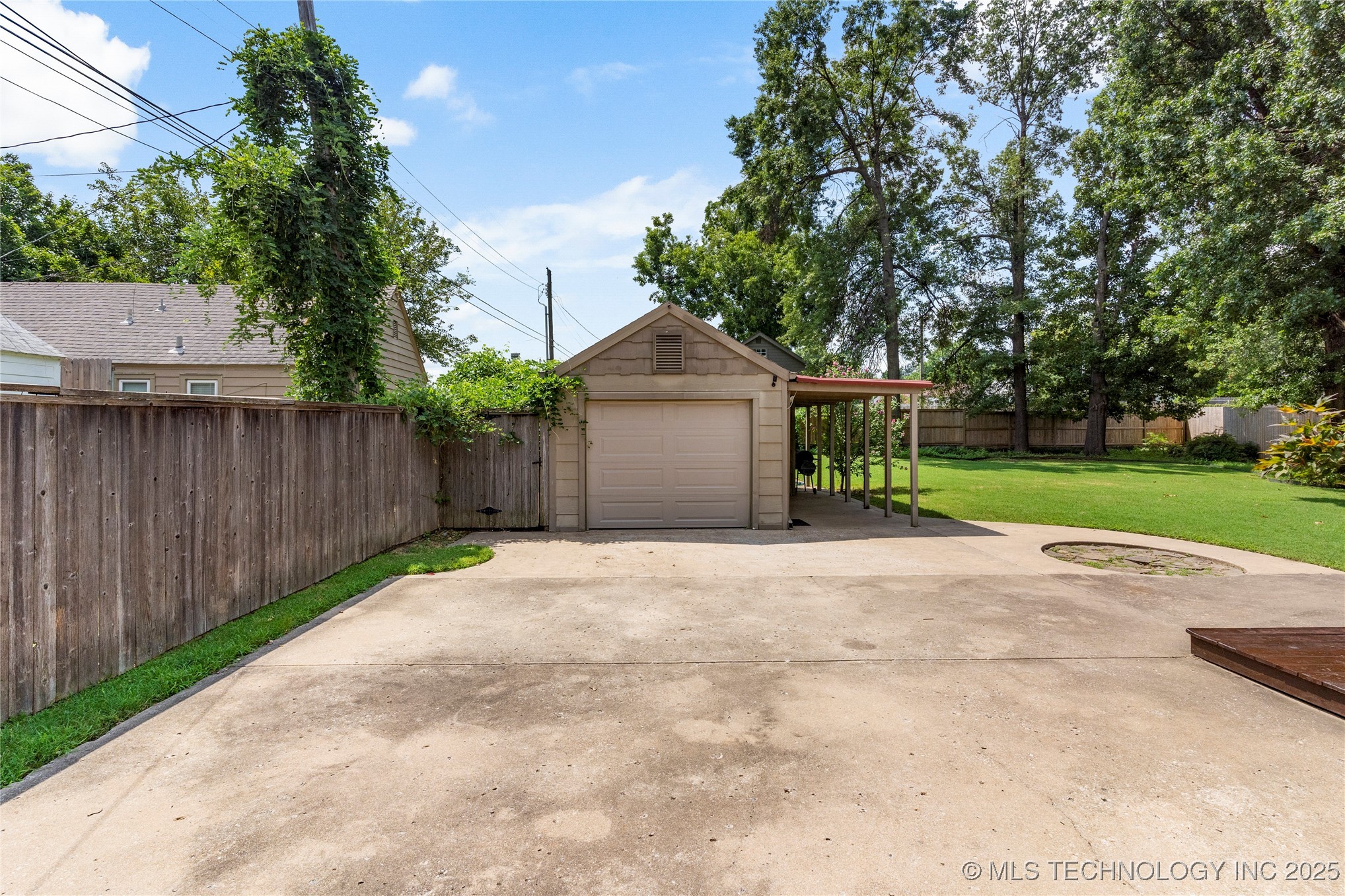 2714 E 16th Place Property Photo 35