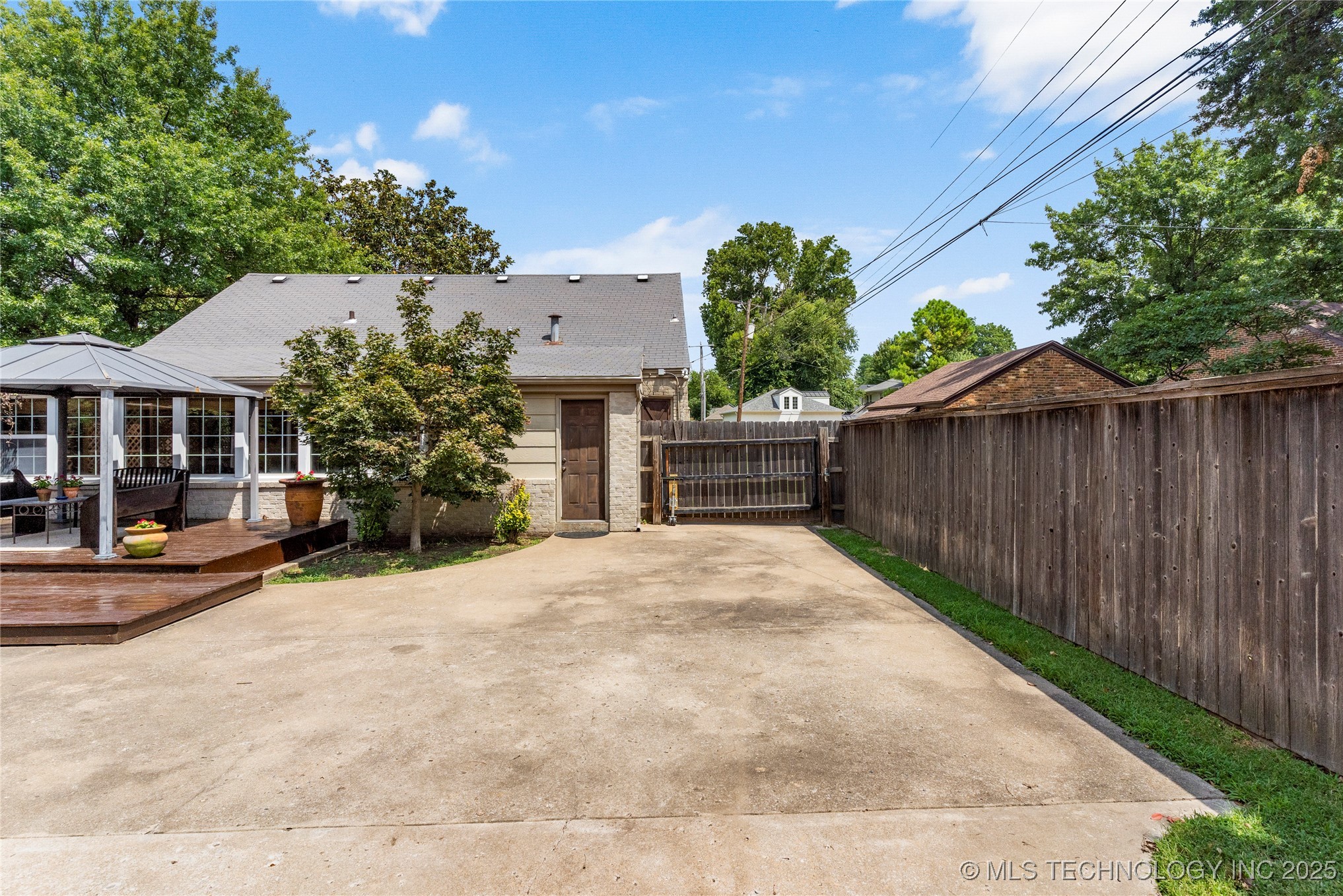 2714 E 16th Place Property Photo 36