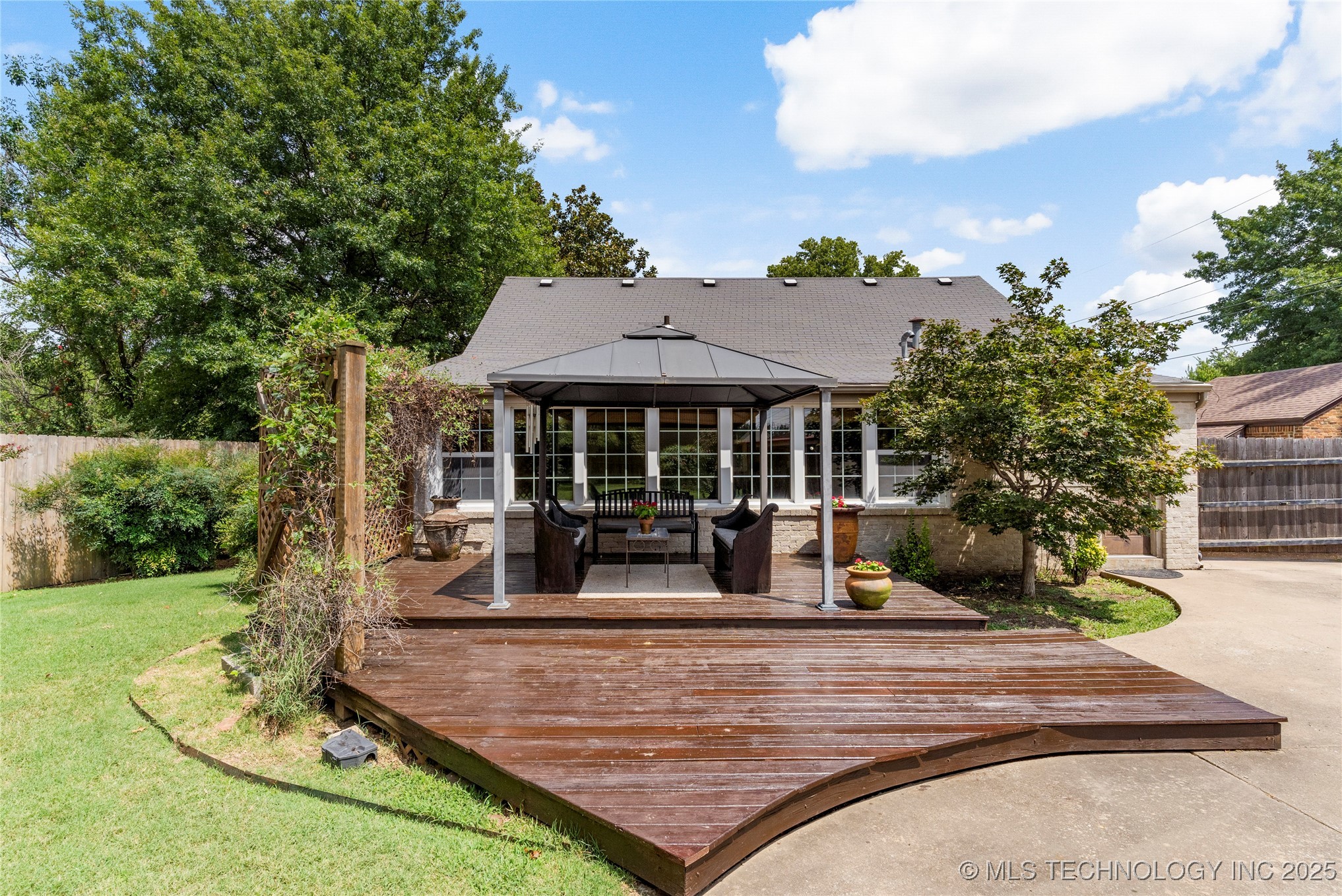 2714 E 16th Place Property Photo 37