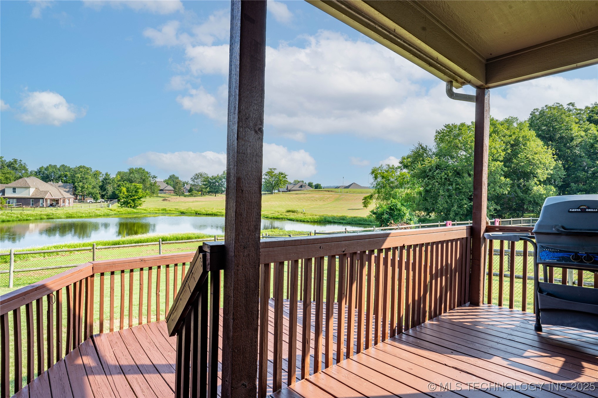 706 S Tallchief Avenue Property Photo 3