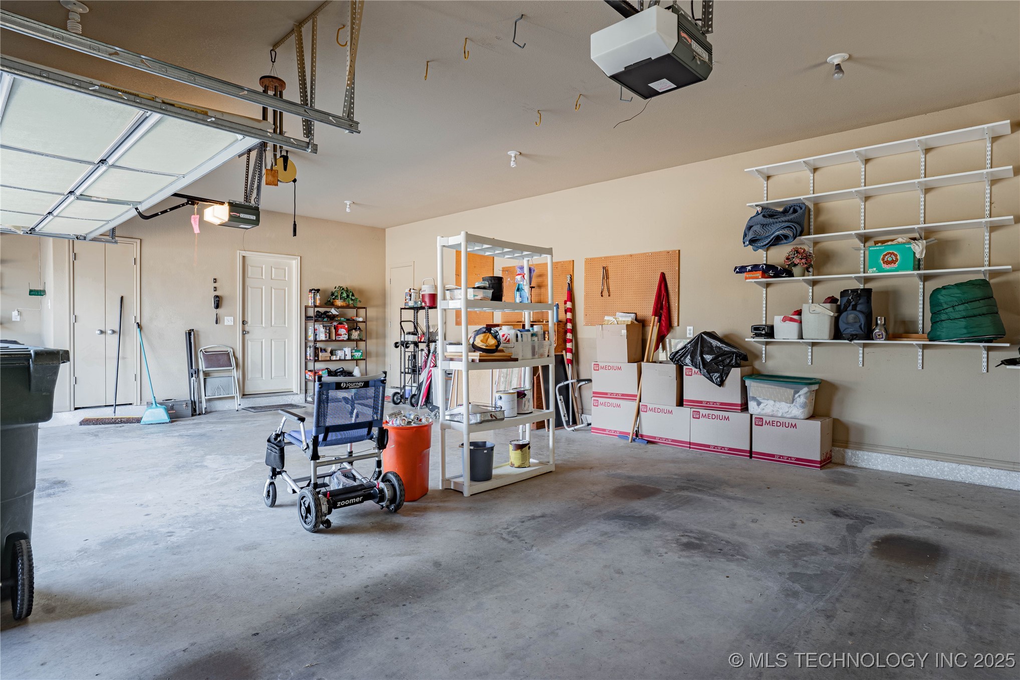 706 S Tallchief Avenue Property Photo 7