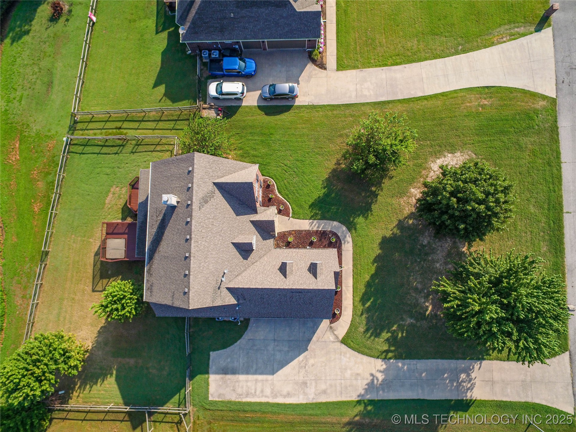 706 S Tallchief Avenue Property Photo 9