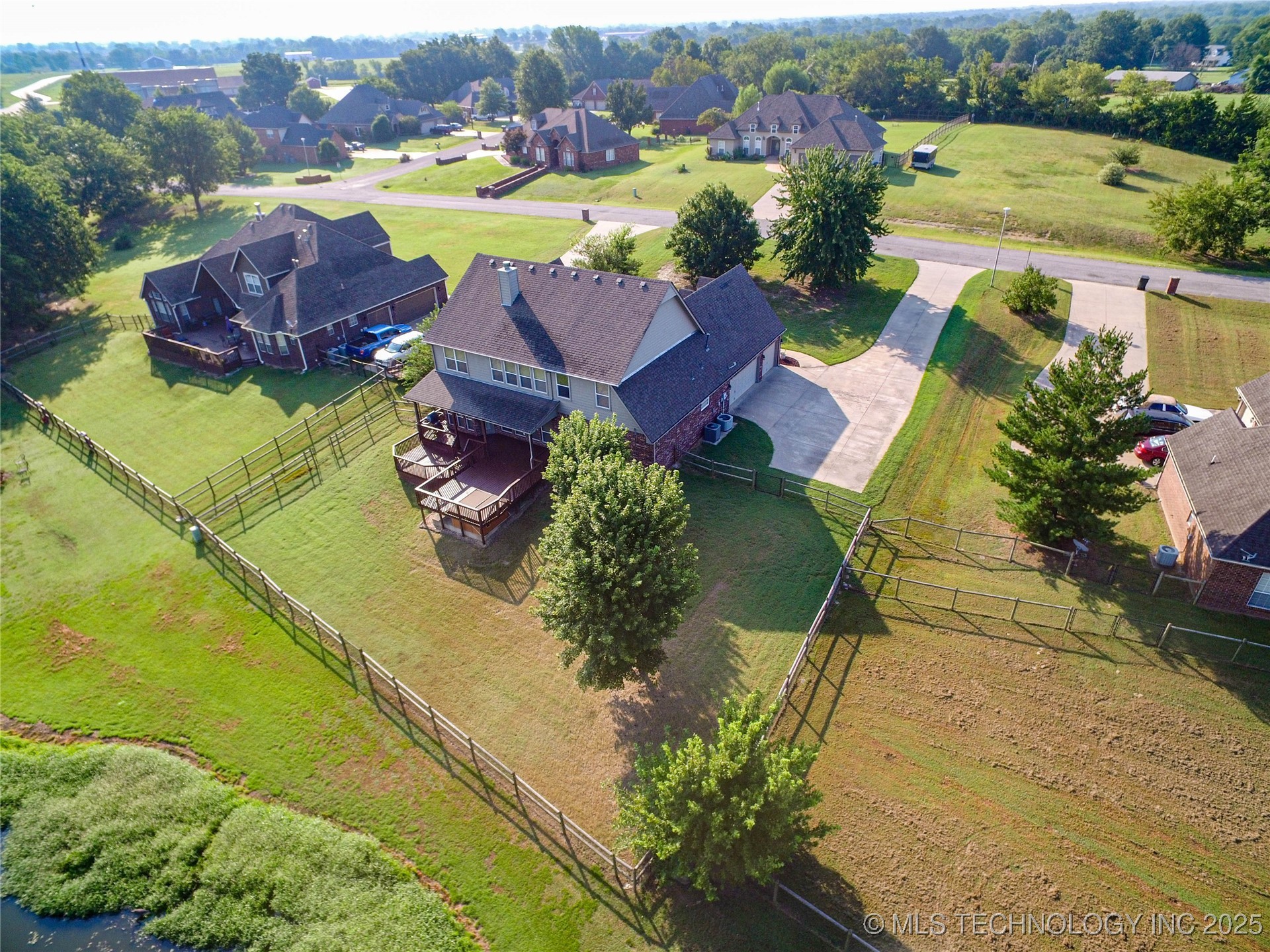 706 S Tallchief Avenue Property Photo 10