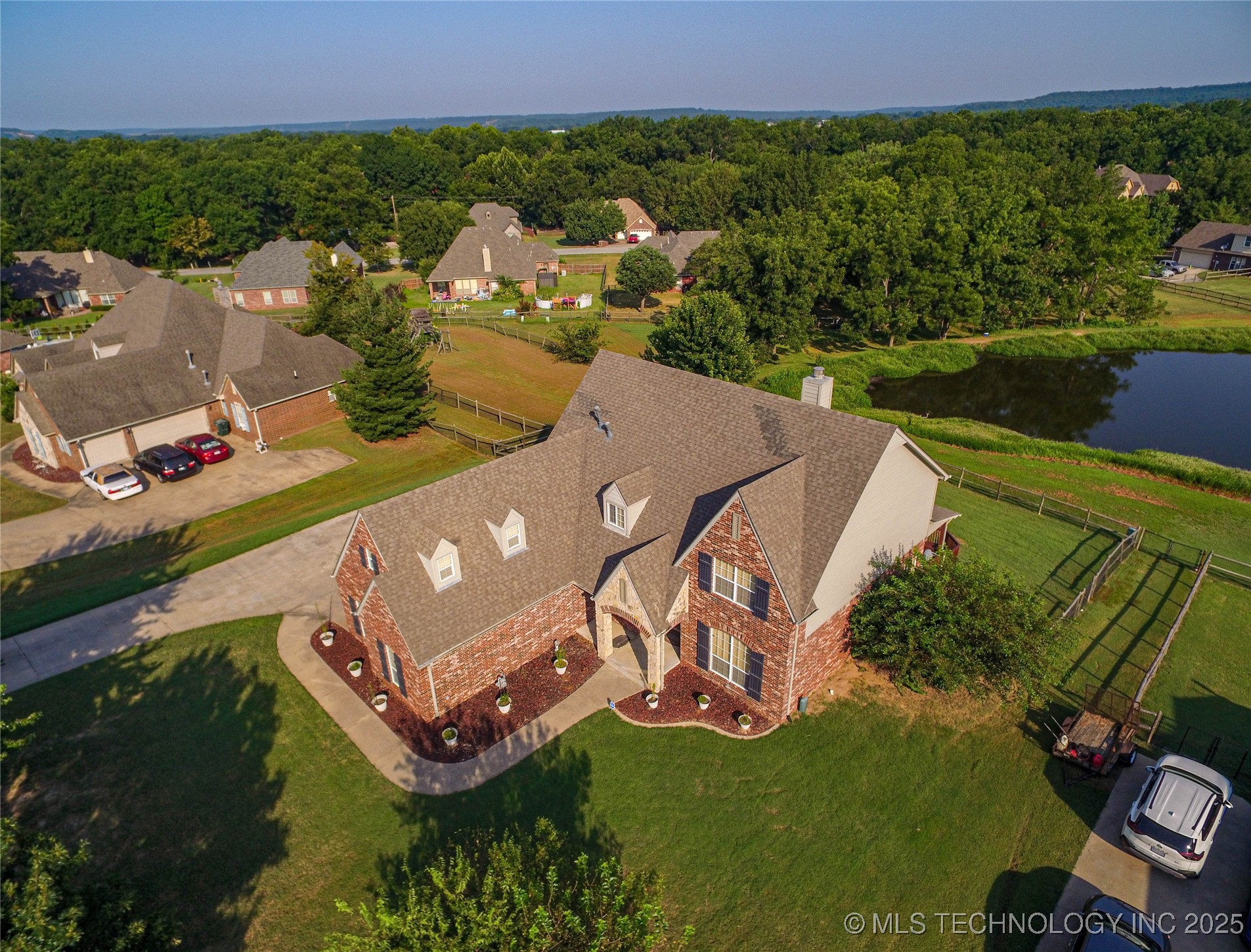 706 S Tallchief Avenue Property Photo 12