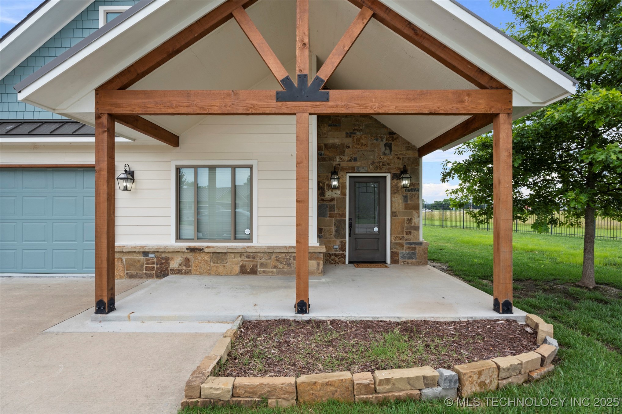 28200 S Highway 125 70 Property Photo 2