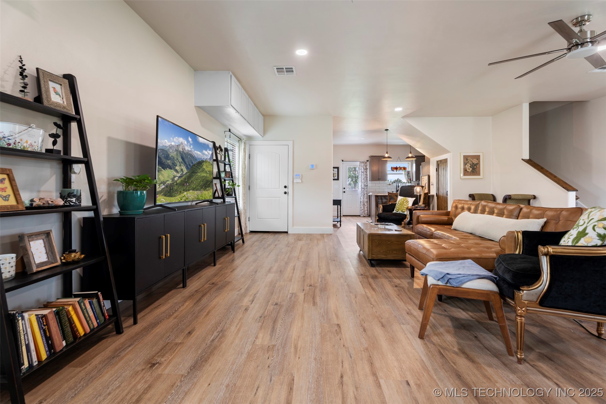 28200 S Highway 125 70 Property Photo 9