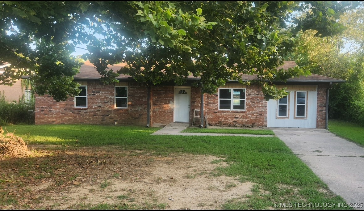 610 6th Property Photo 8