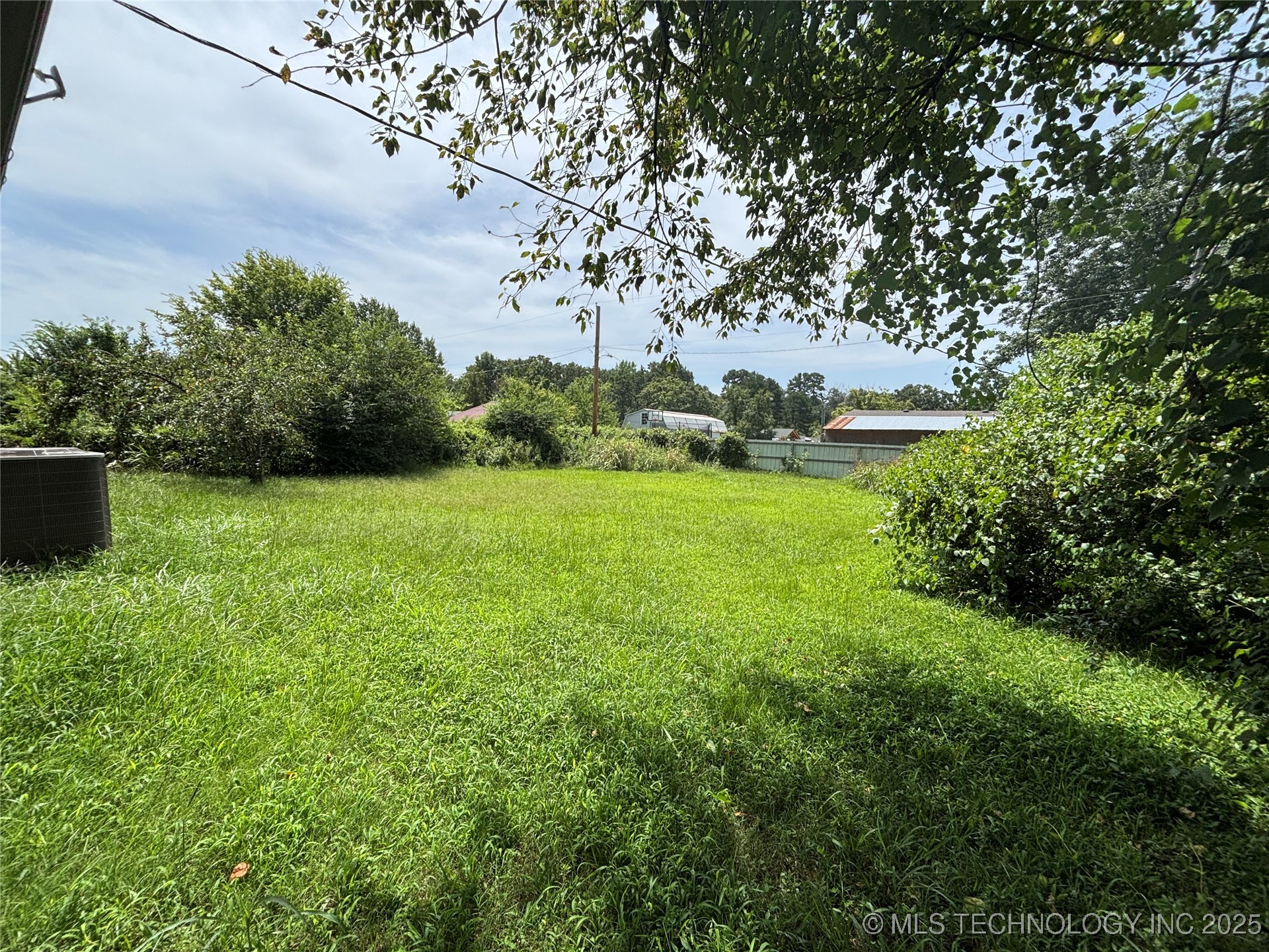 610 6th Property Photo 15