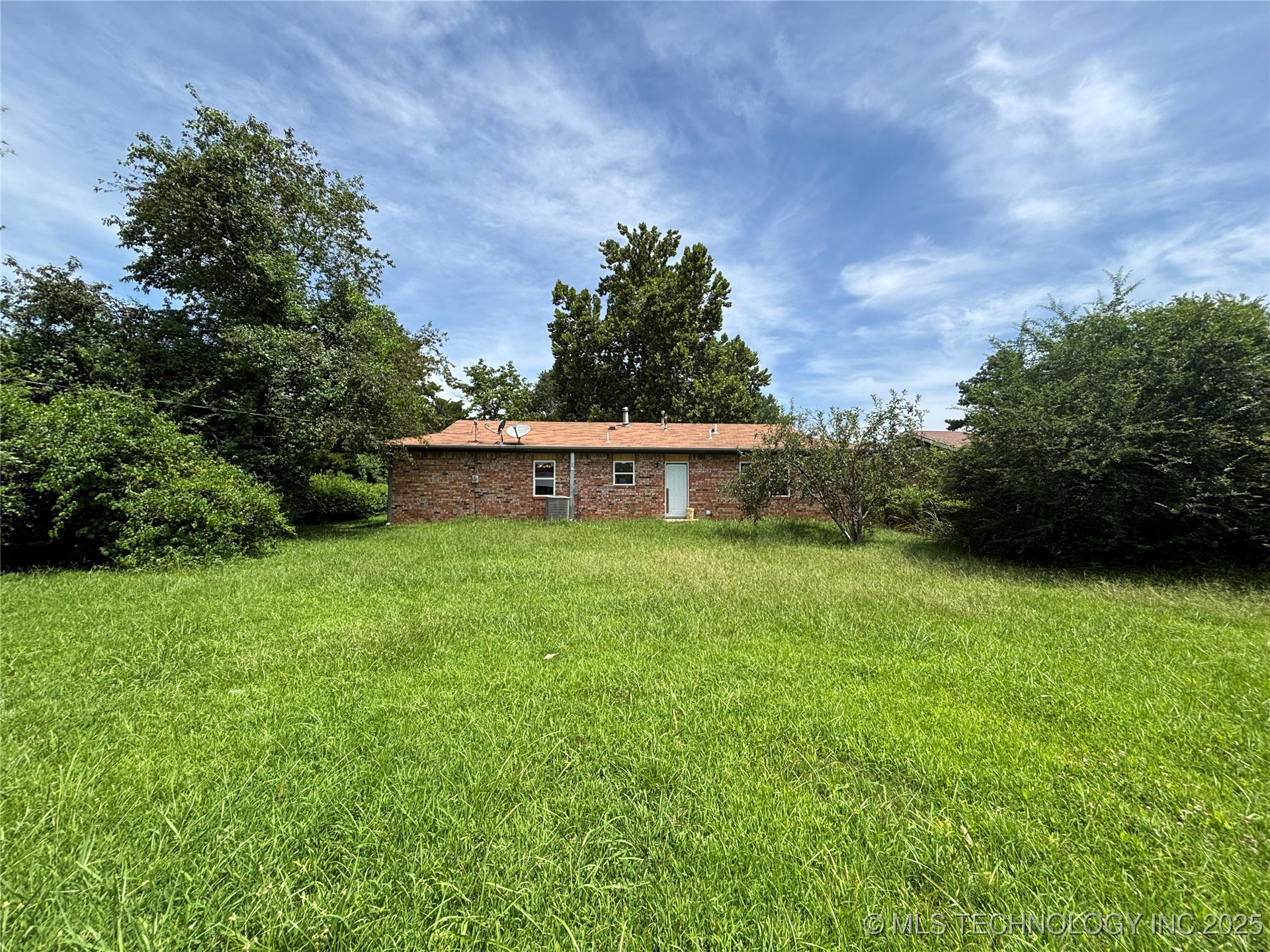 610 6th Property Photo 16