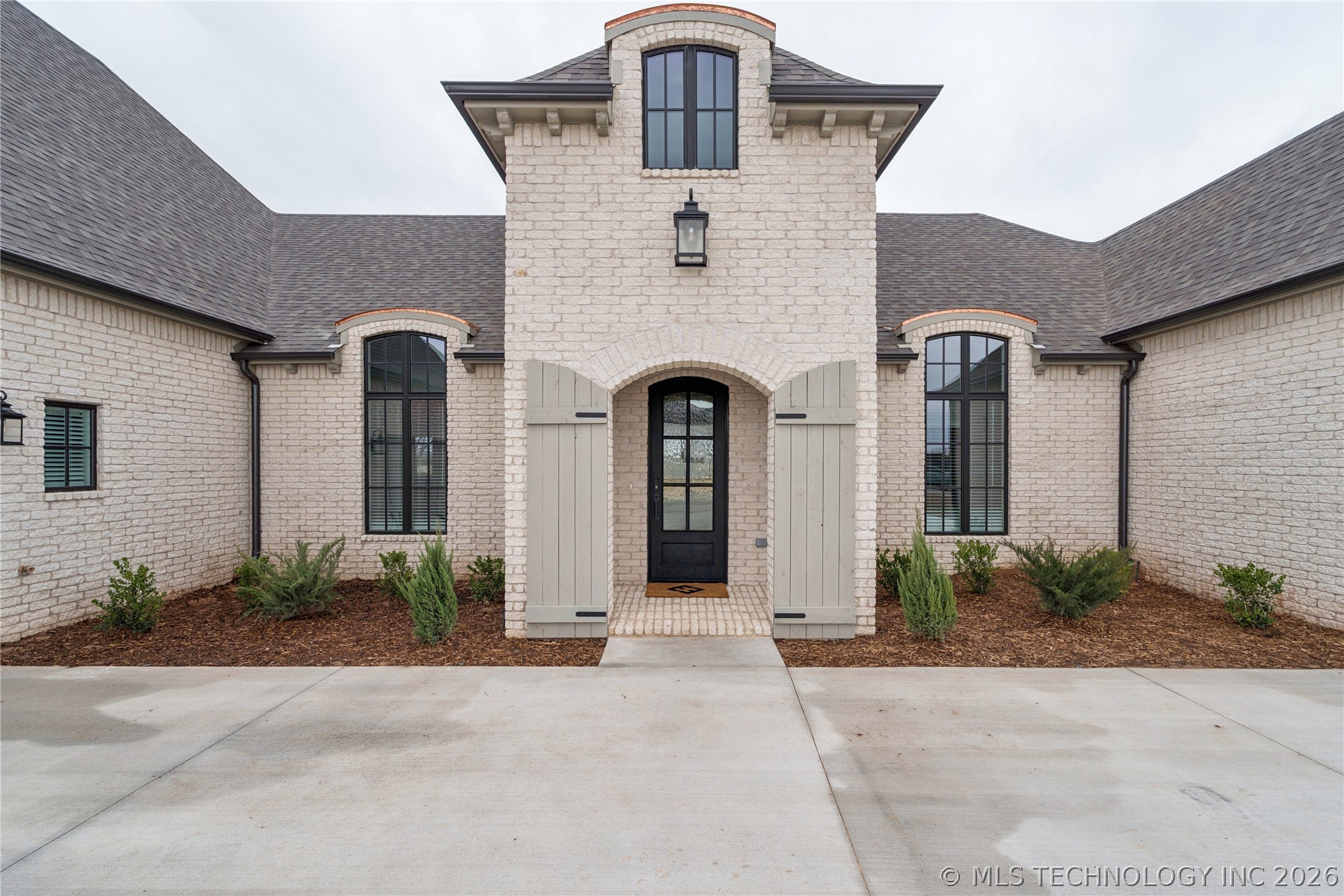 8622 S Timber Wolf Drive Property Photo 2