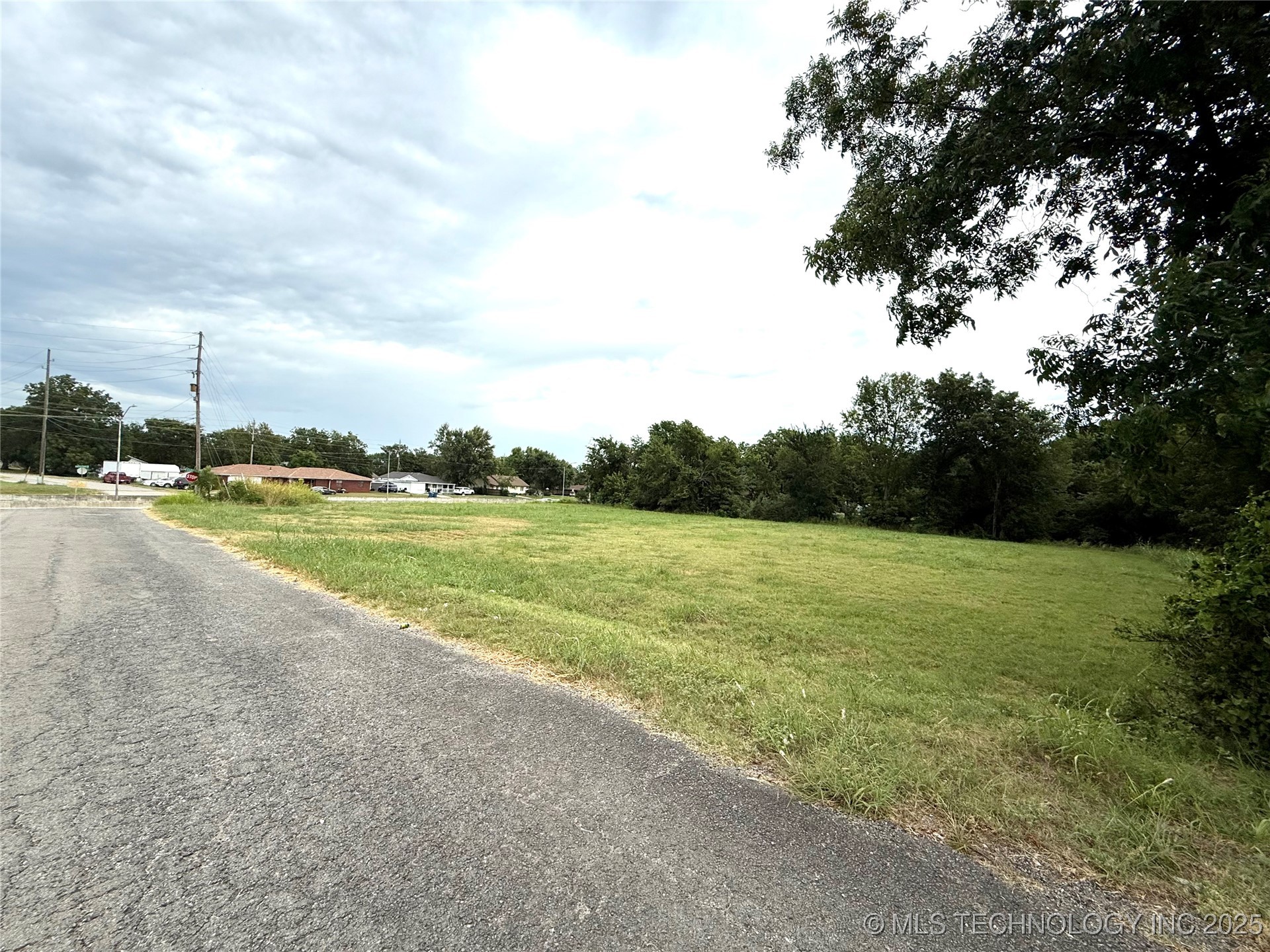 1524 N 1st Street Property Photo 2