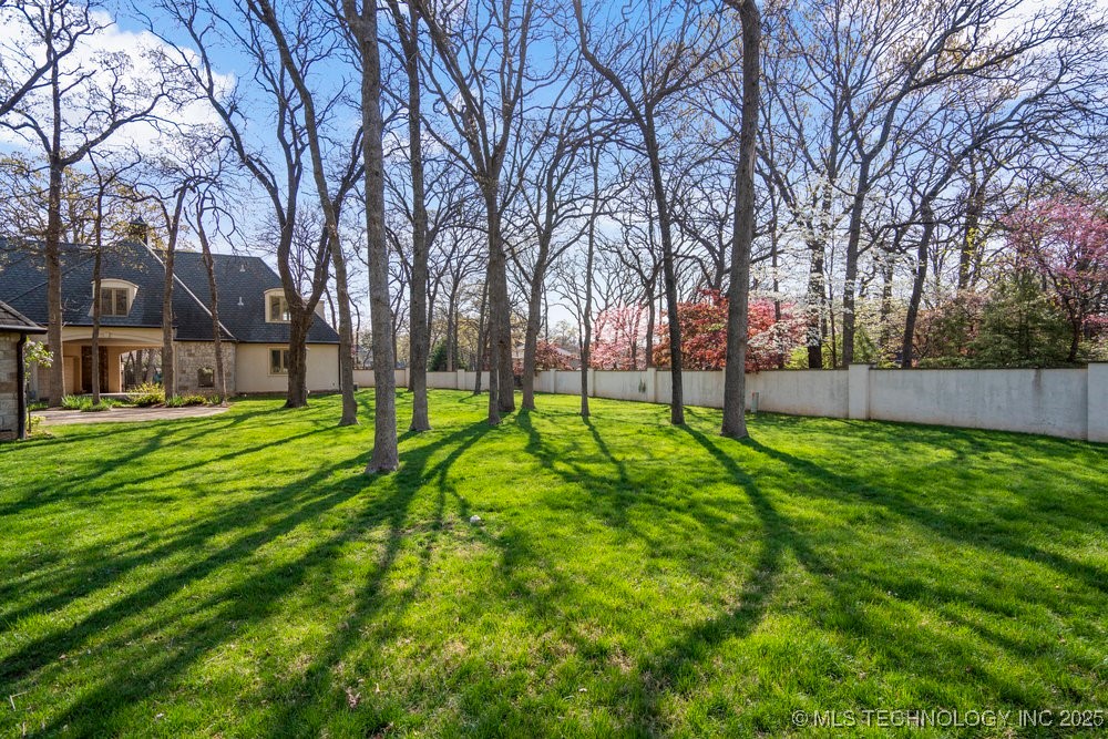 6308 E 105th Street Property Photo 12