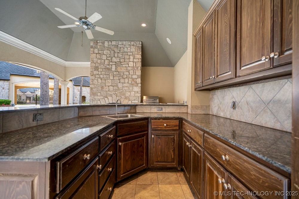 6308 E 105th Street Property Photo 92