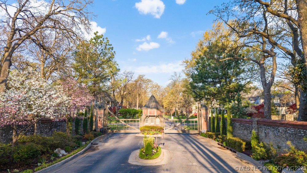 6308 E 105th Street Property Photo 95