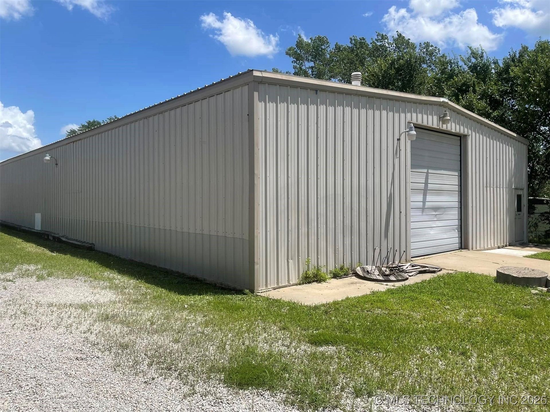 1781 E 14 Street Property Photo 2