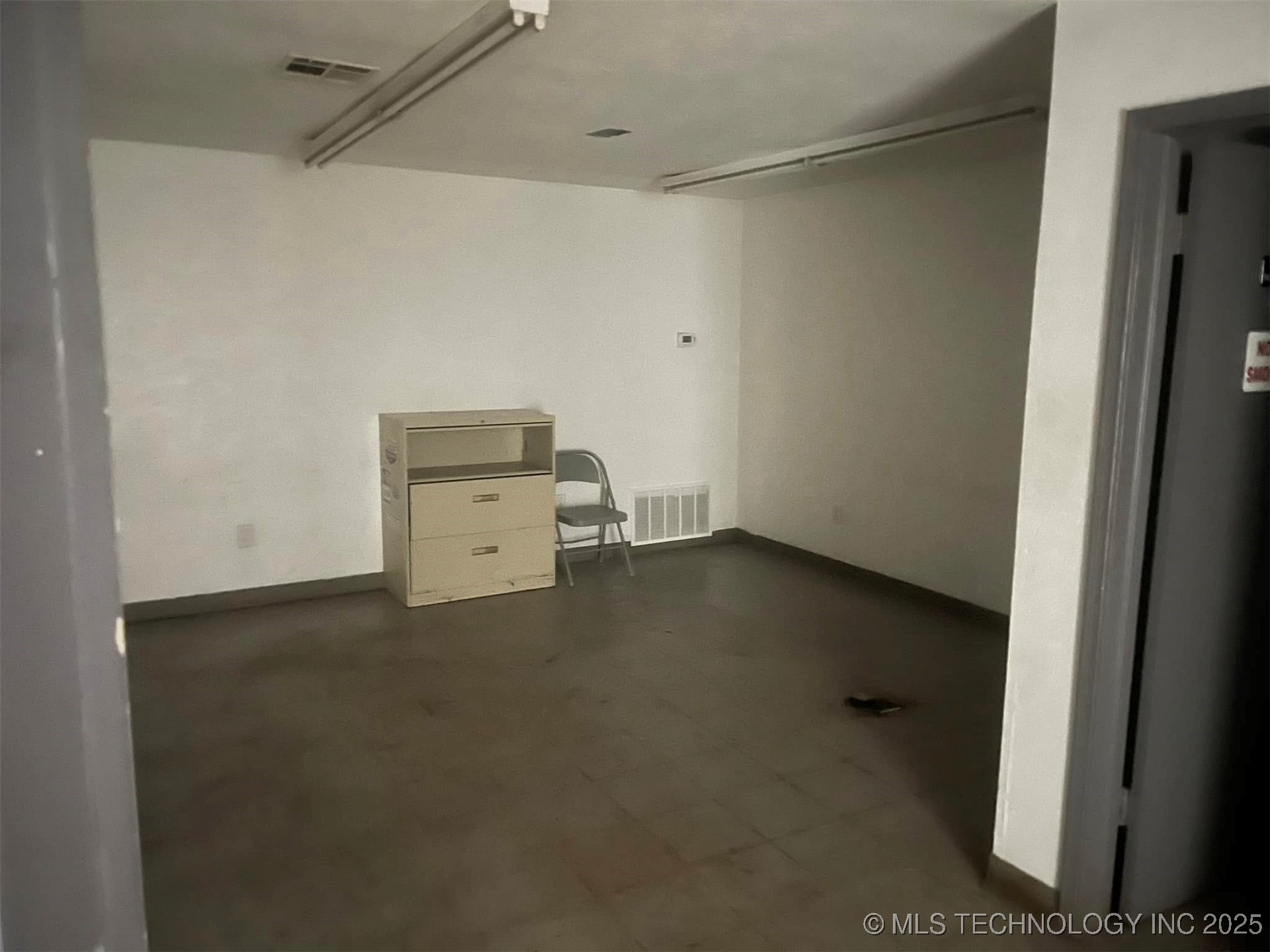 1781 E 14 Street Property Photo 4