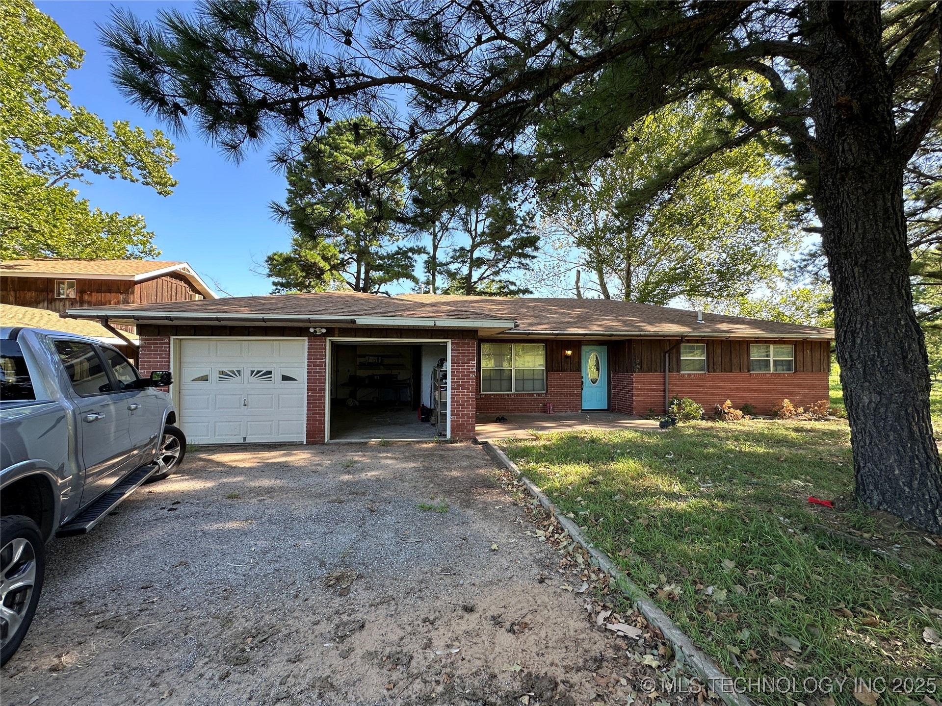 1615 W 4th Street Property Photo 1