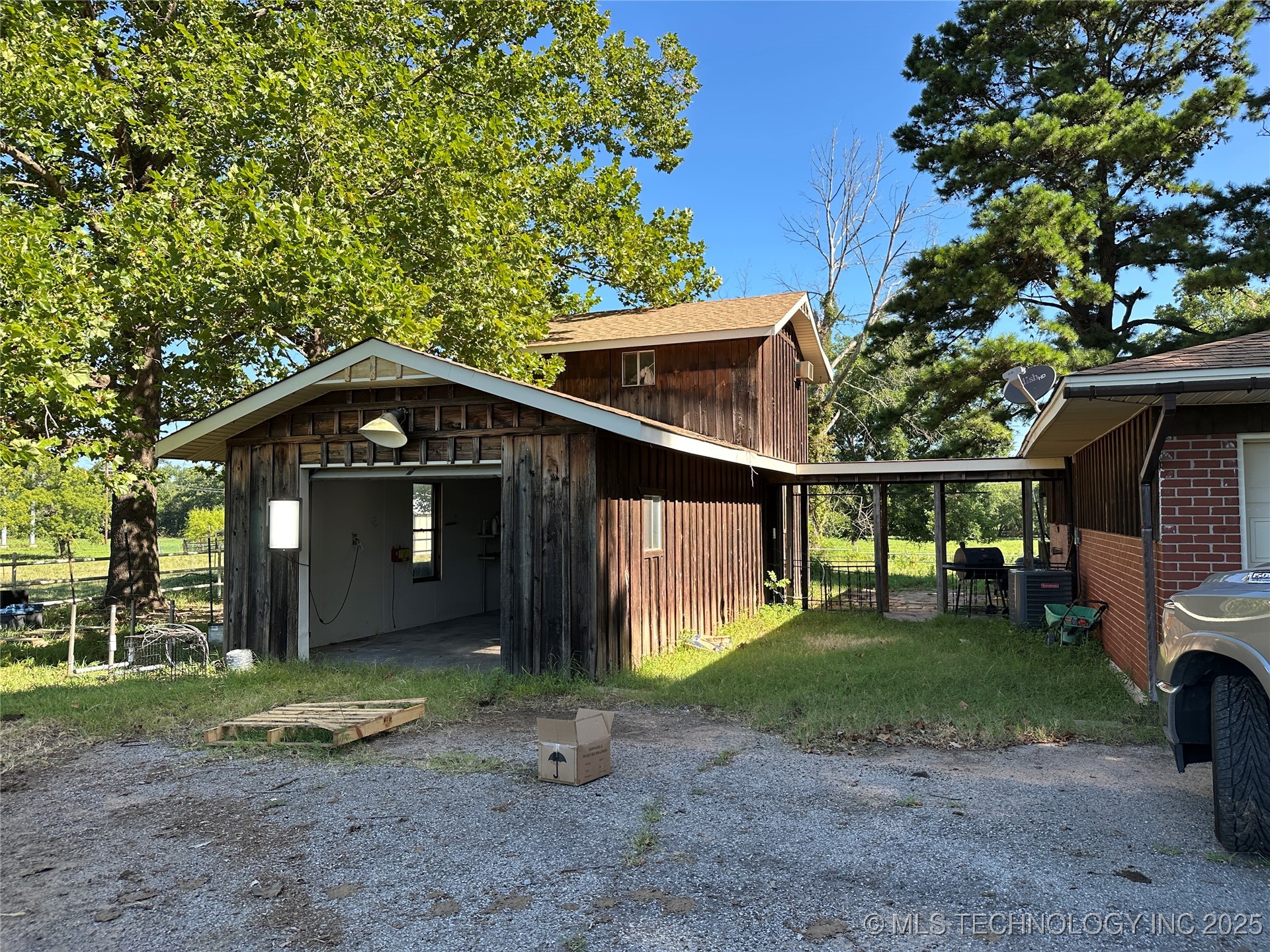 1615 W 4th Street Property Photo 2