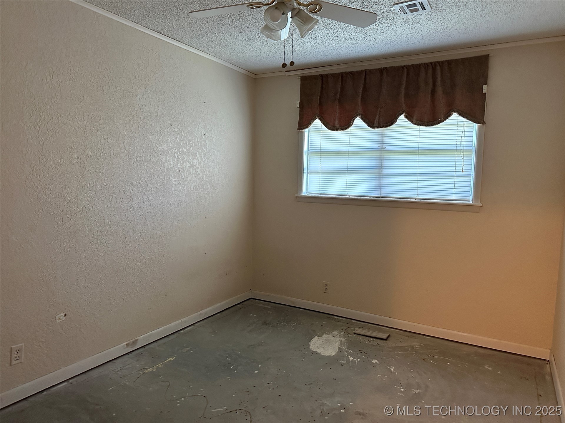 1615 W 4th Street Property Photo 15