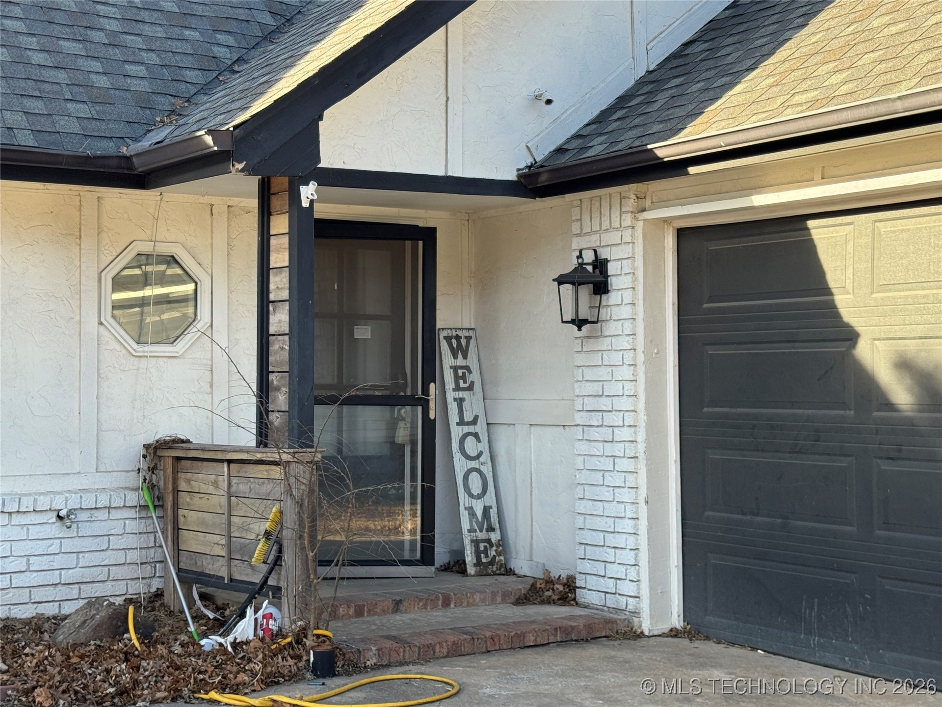 1805 N Hickory Place Property Photo 4