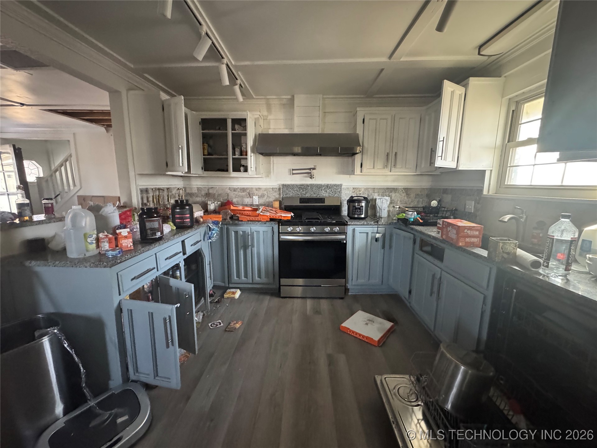 1805 N Hickory Place Property Photo 11