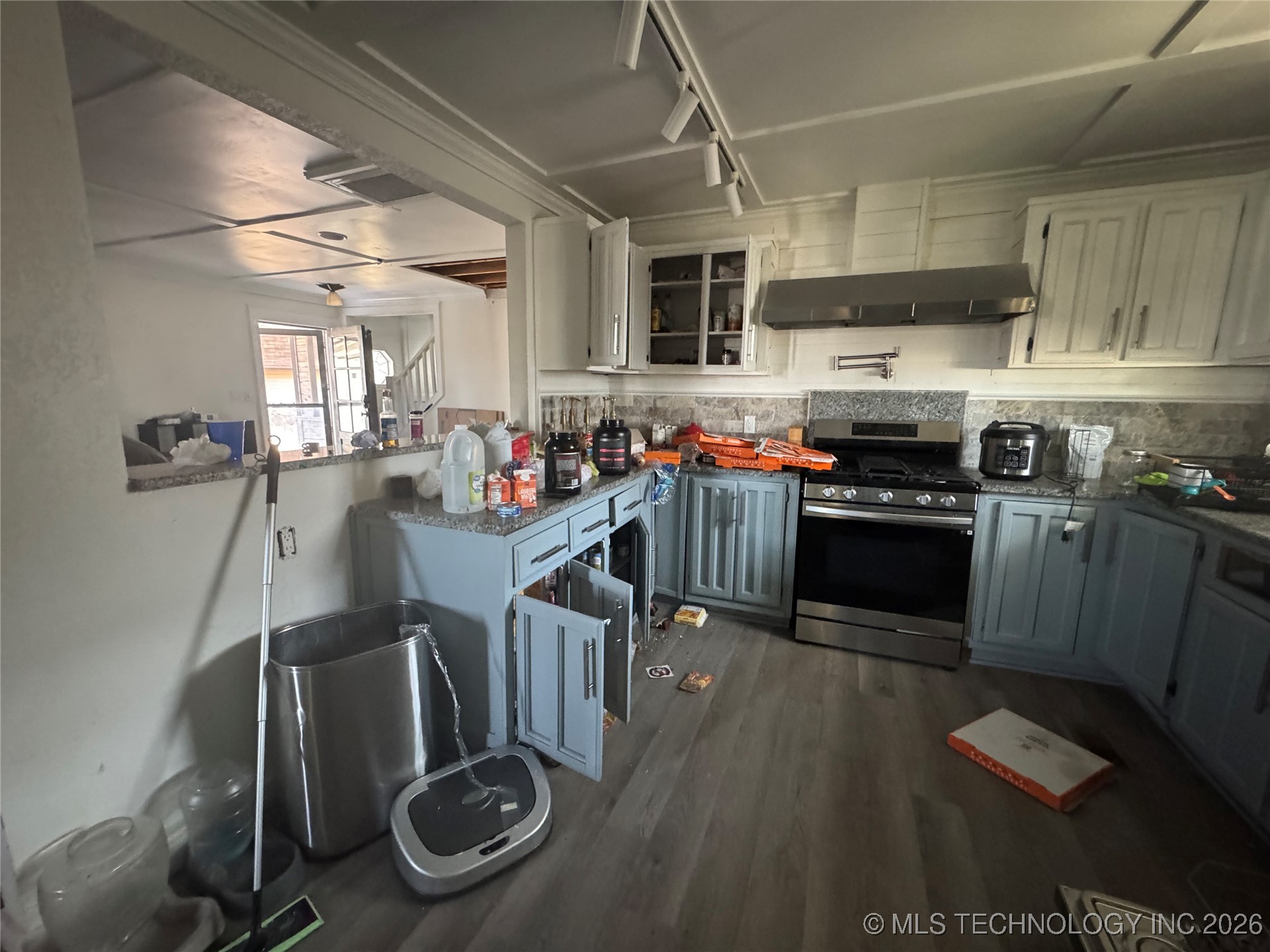 1805 N Hickory Place Property Photo 12