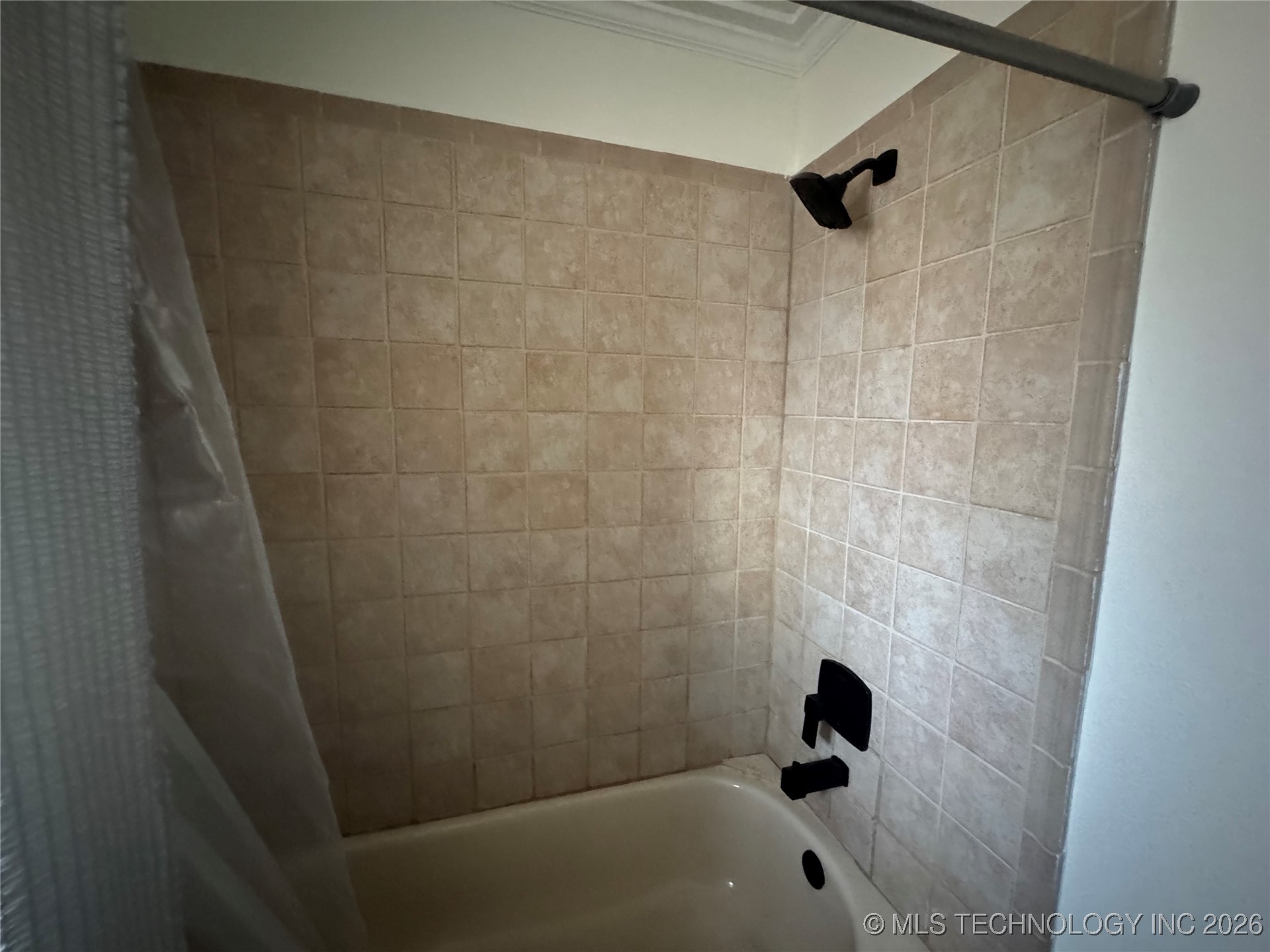 1805 N Hickory Place Property Photo 24