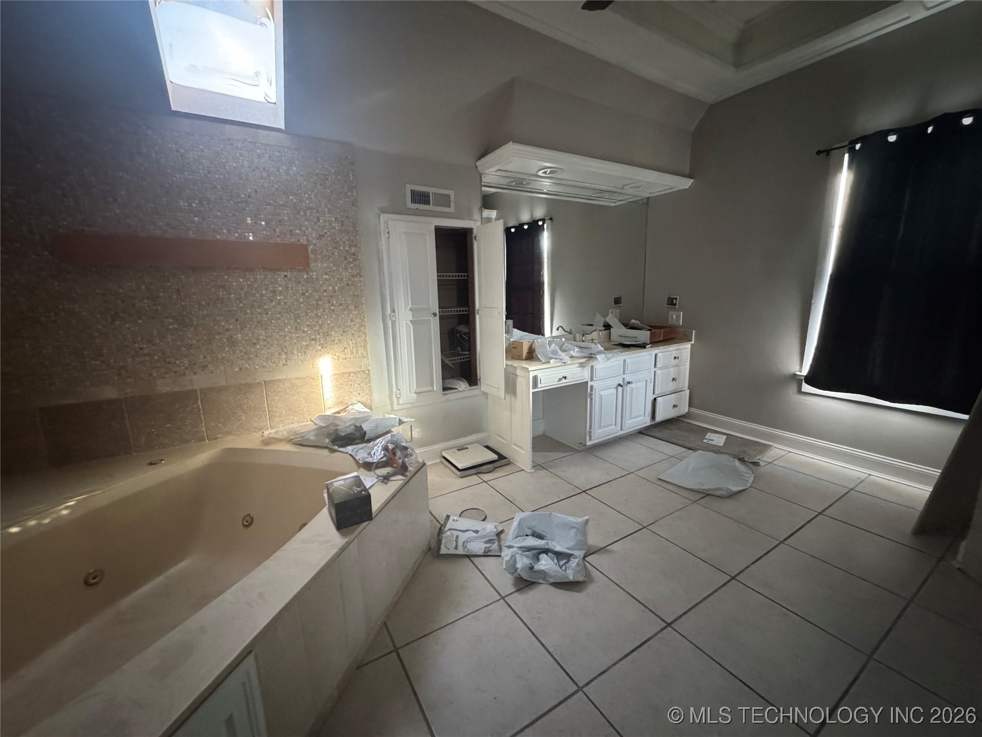 1805 N Hickory Place Property Photo 28