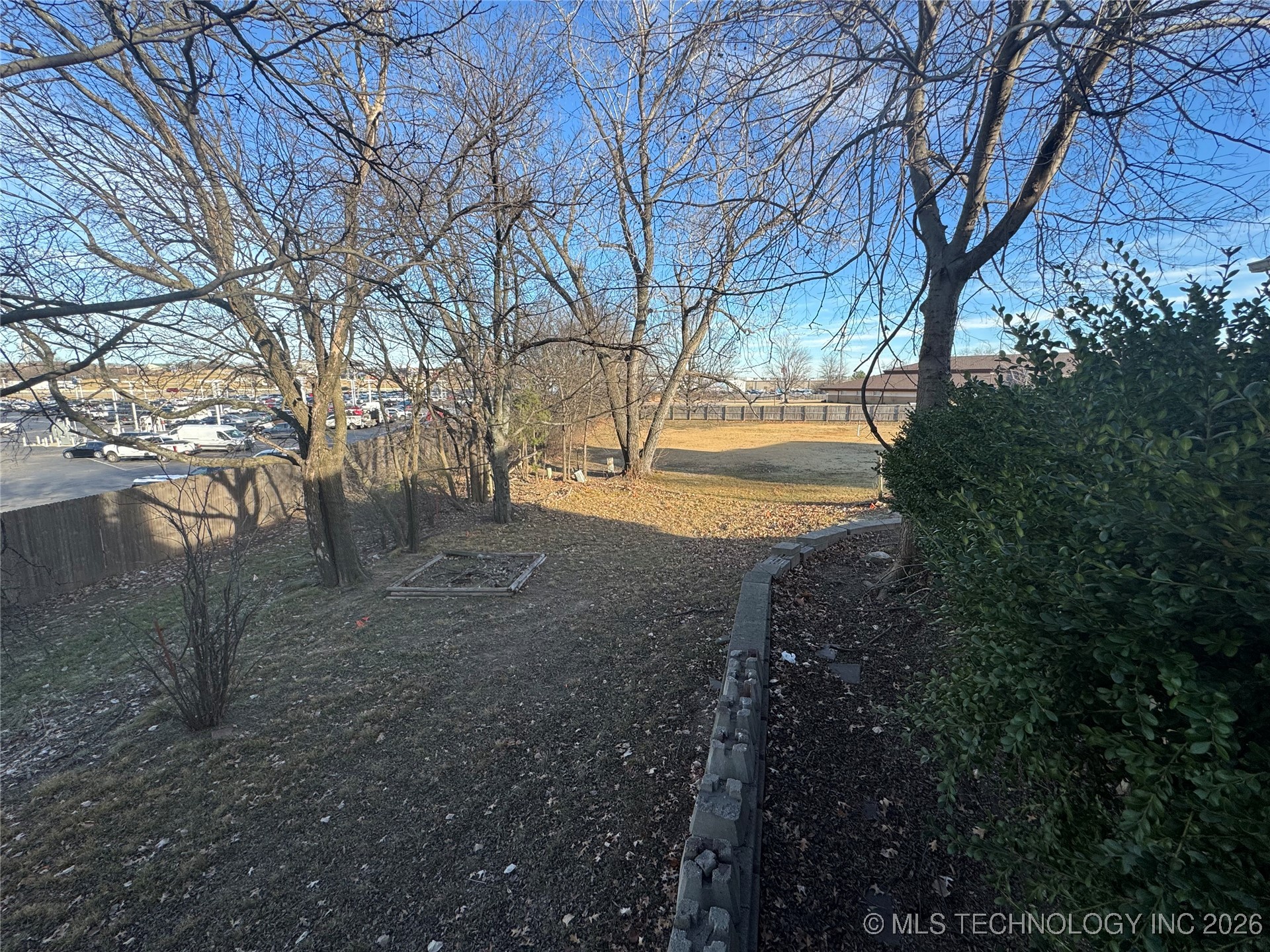 1805 N Hickory Place Property Photo 34